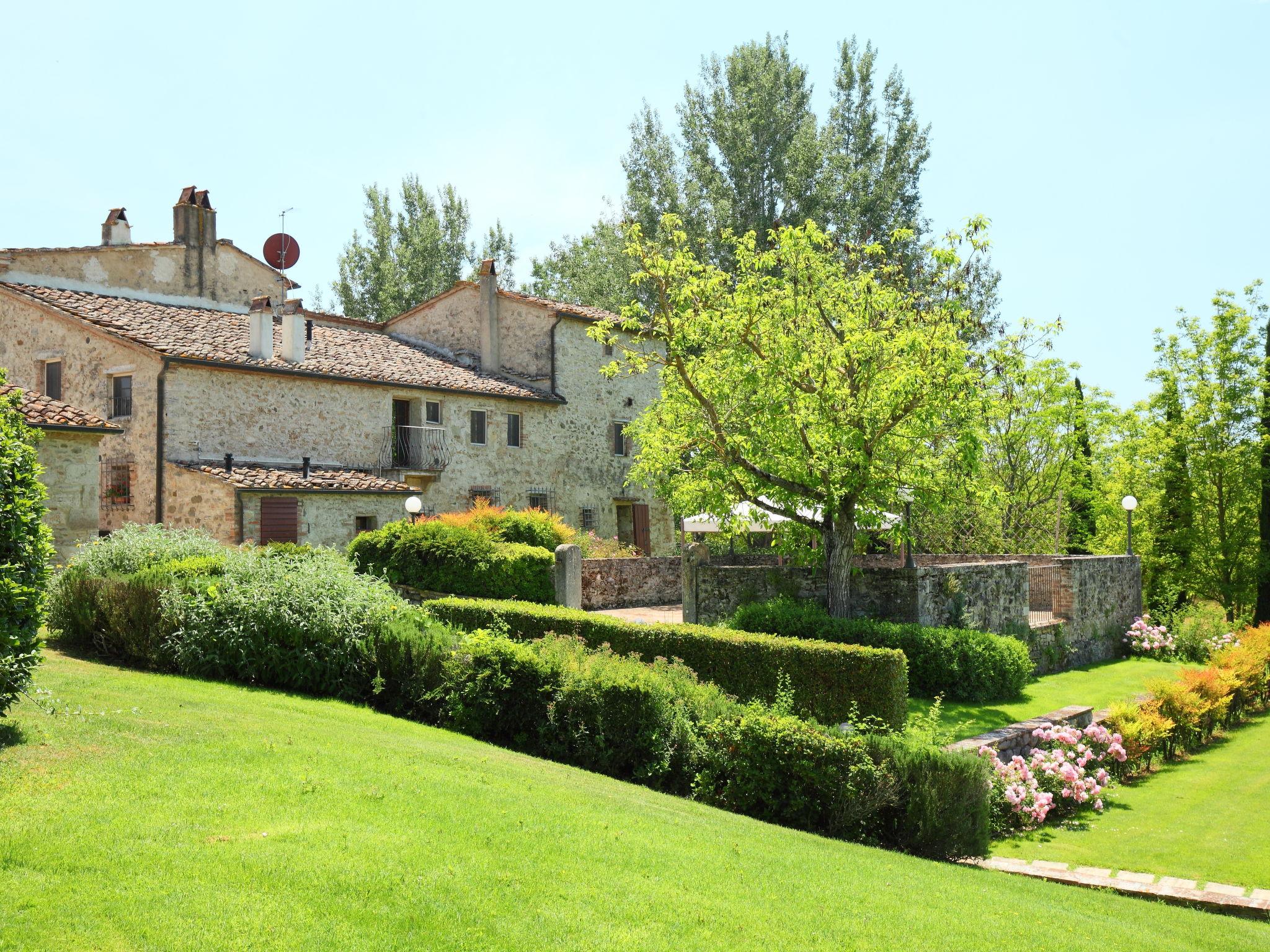 Photo 27 - Appartement de 2 chambres à Rapolano Terme avec piscine et jardin