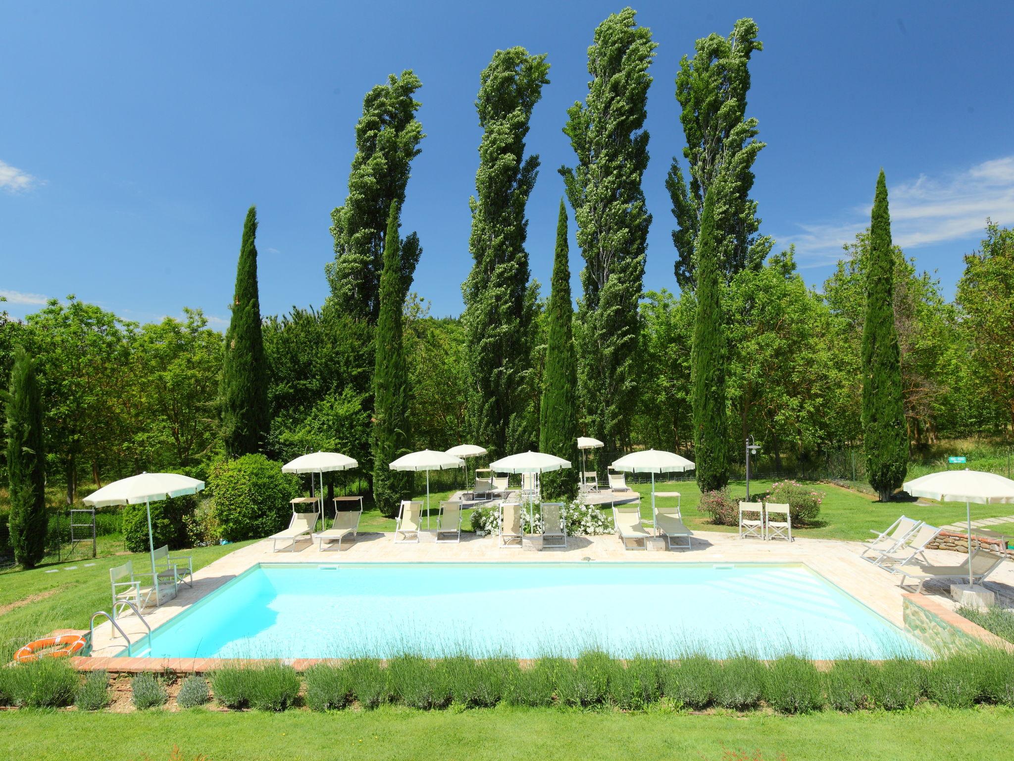 Foto 2 - Apartamento de 2 habitaciones en Rapolano Terme con piscina y jardín