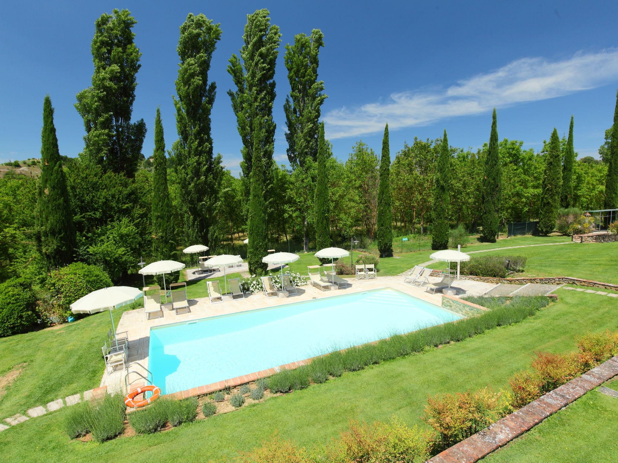 Photo 18 - Appartement de 2 chambres à Rapolano Terme avec piscine et jardin