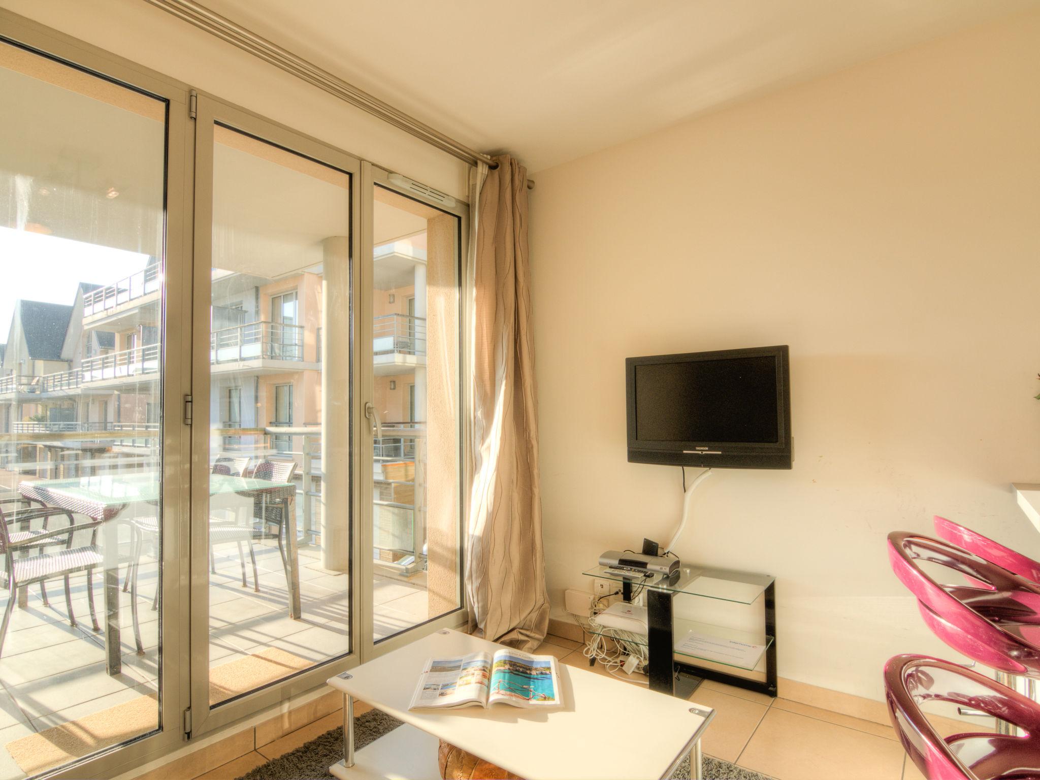 Photo 8 - 1 bedroom Apartment in Deauville with terrace