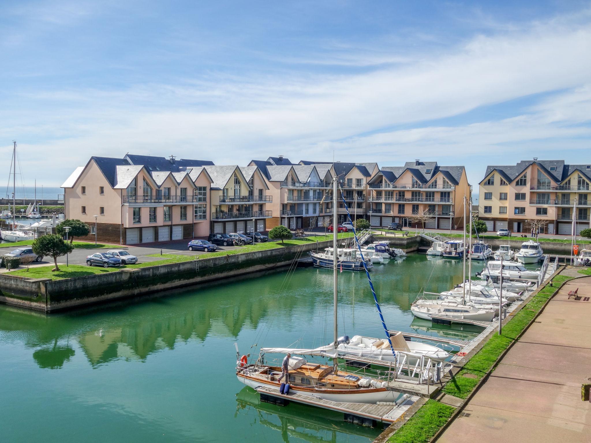 Photo 16 - 1 bedroom Apartment in Deauville with terrace and sea view