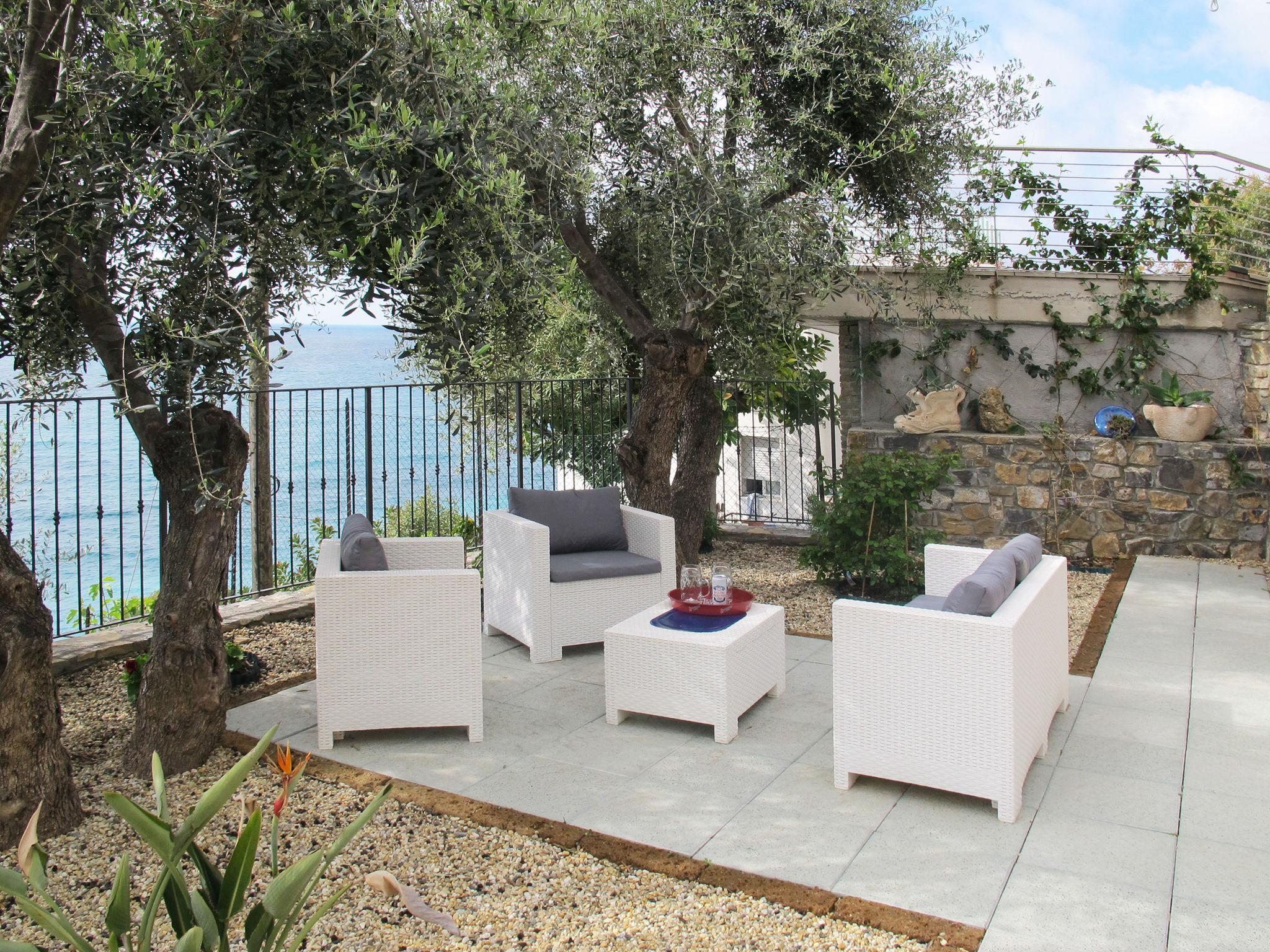 Photo 14 - 2 bedroom House in Cervo with garden and sea view