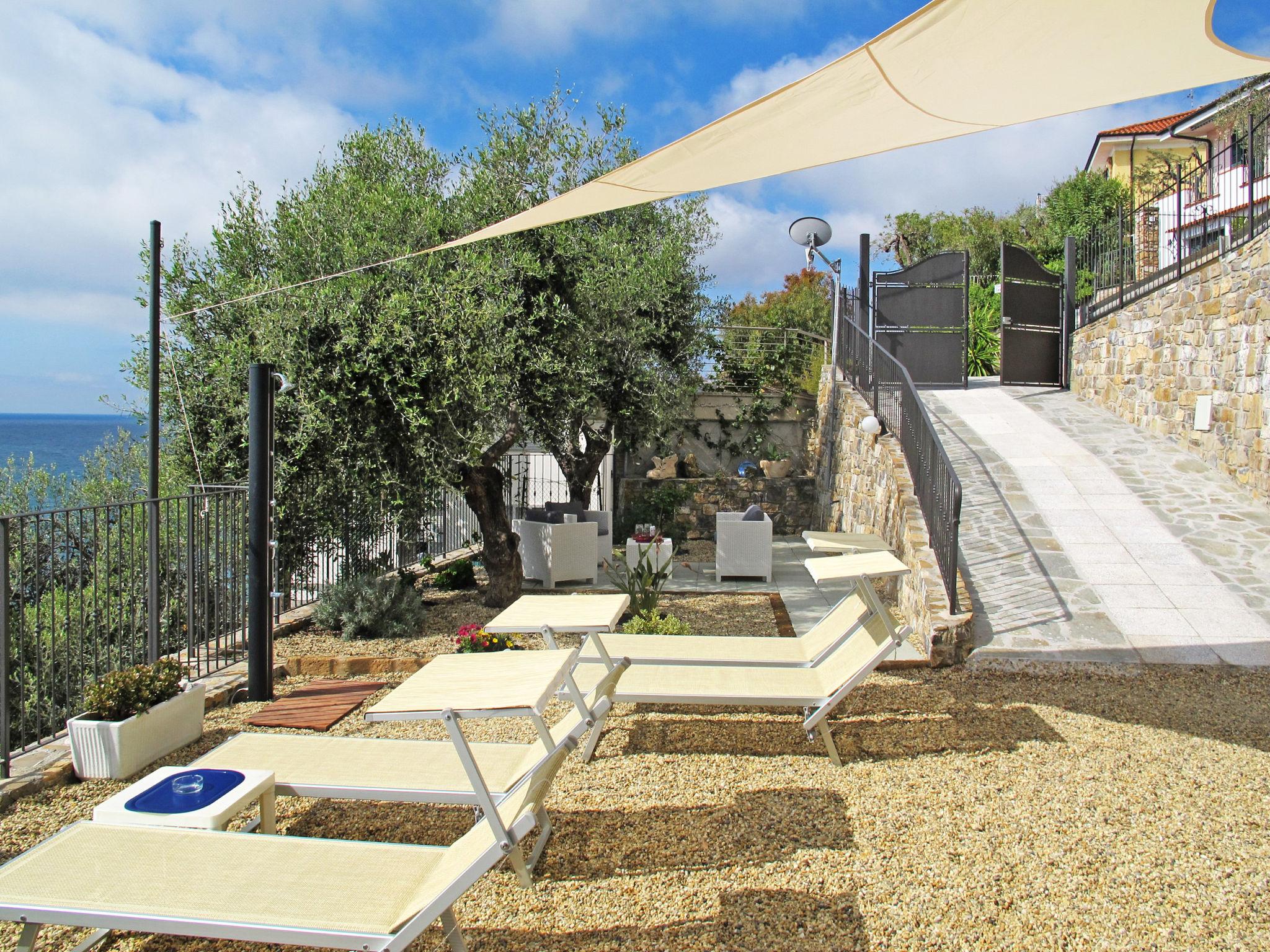 Photo 16 - 2 bedroom House in Cervo with garden and sea view
