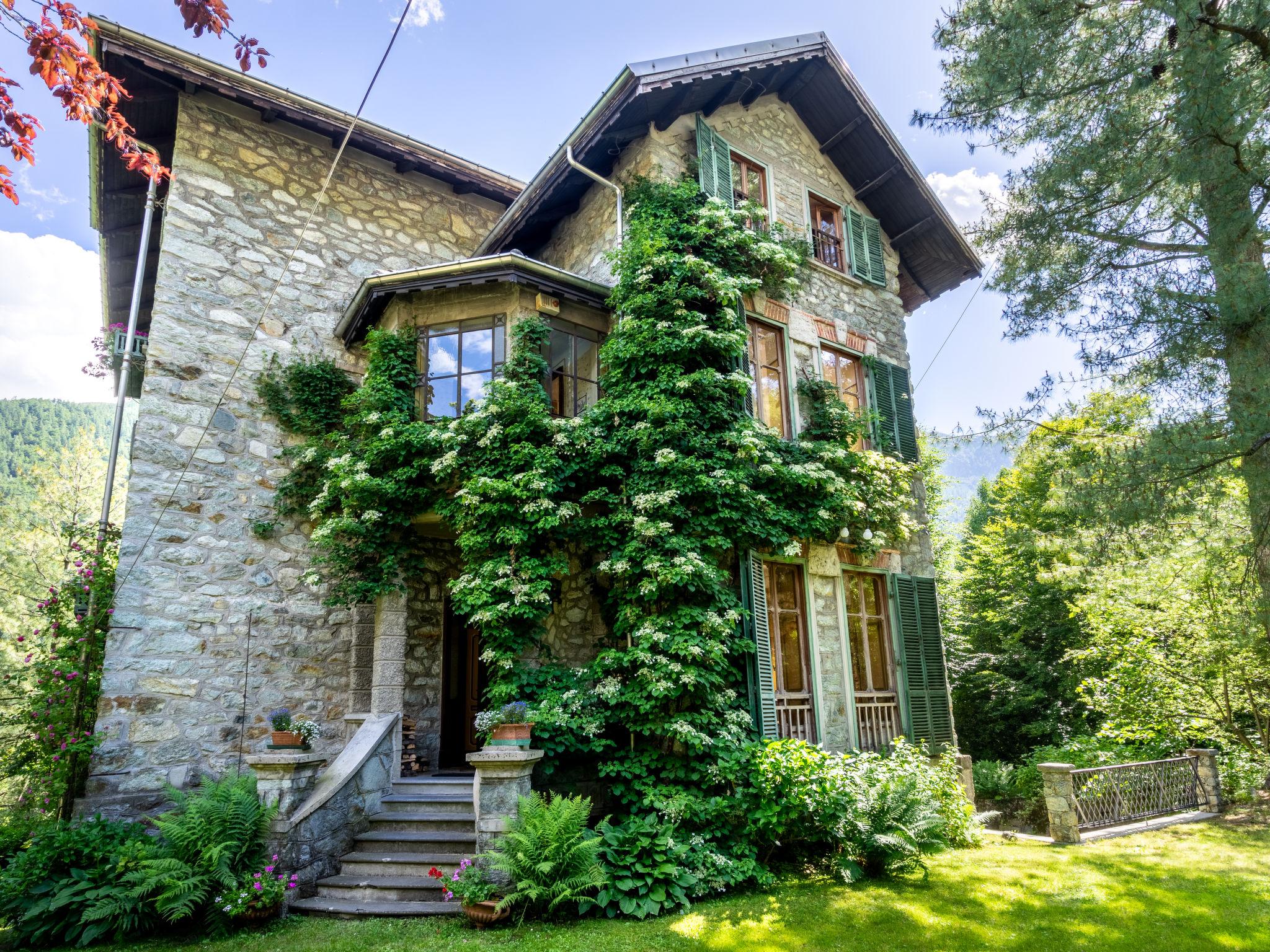 Photo 1 - Maison de 7 chambres à Ala di Stura avec jardin et vues sur la montagne