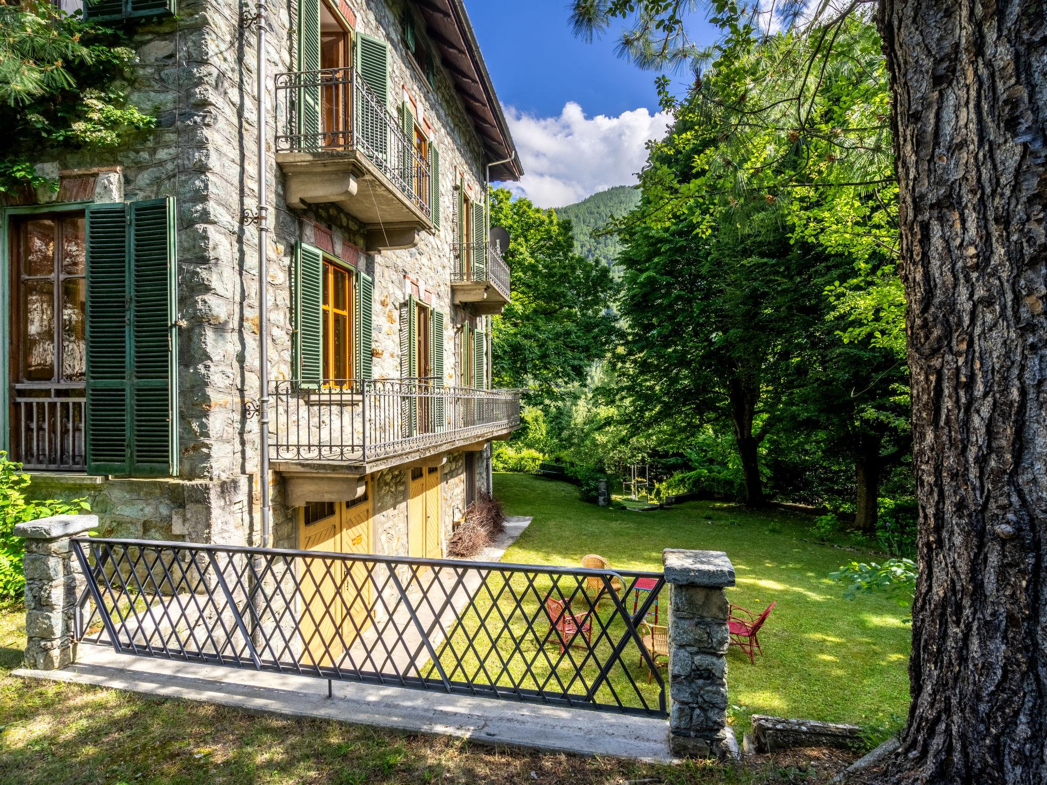 Foto 34 - Casa de 7 habitaciones en Ala di Stura con jardín y vistas a la montaña