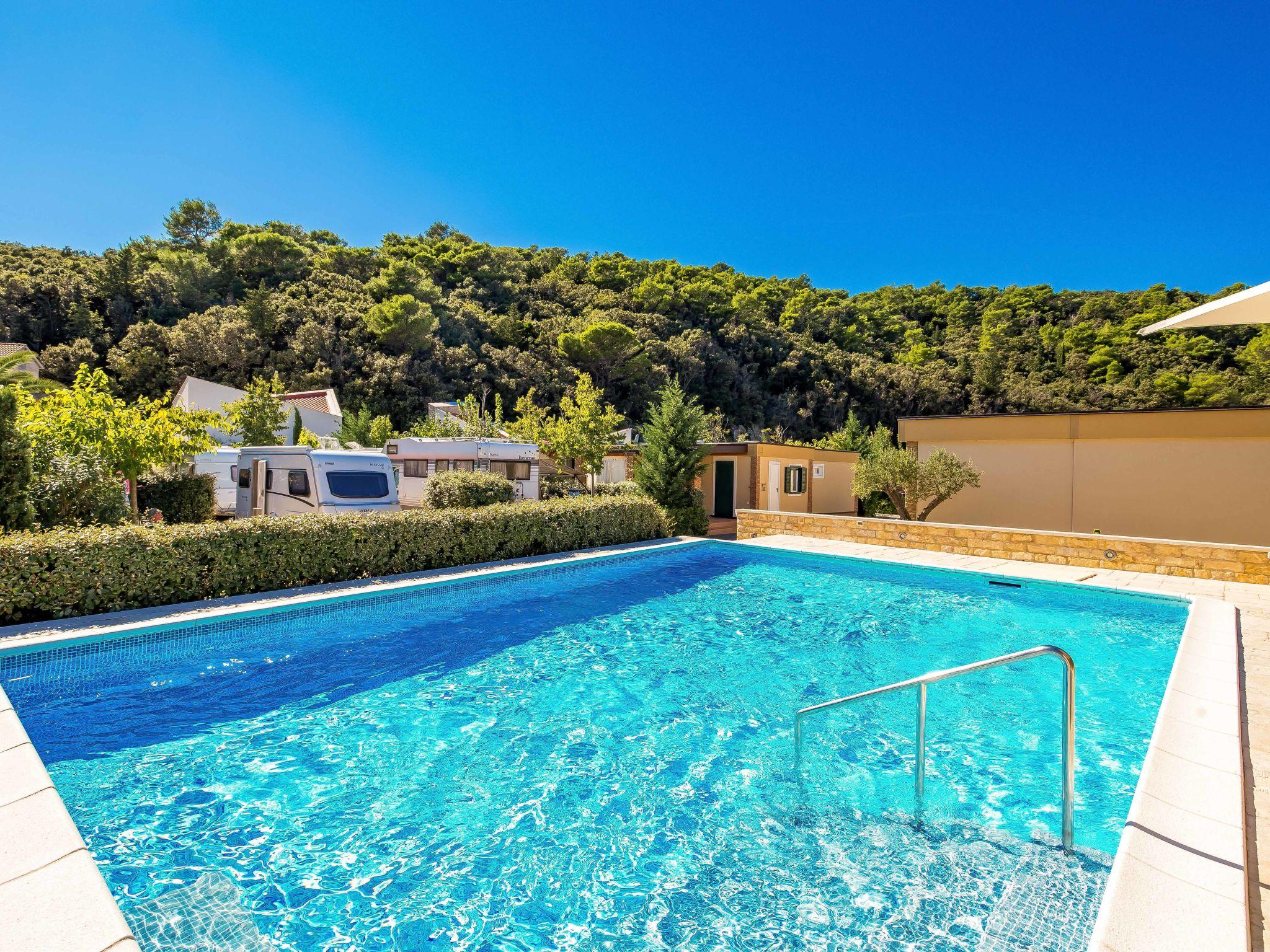 Photo 37 - Maison de 2 chambres à Rab avec piscine et terrasse