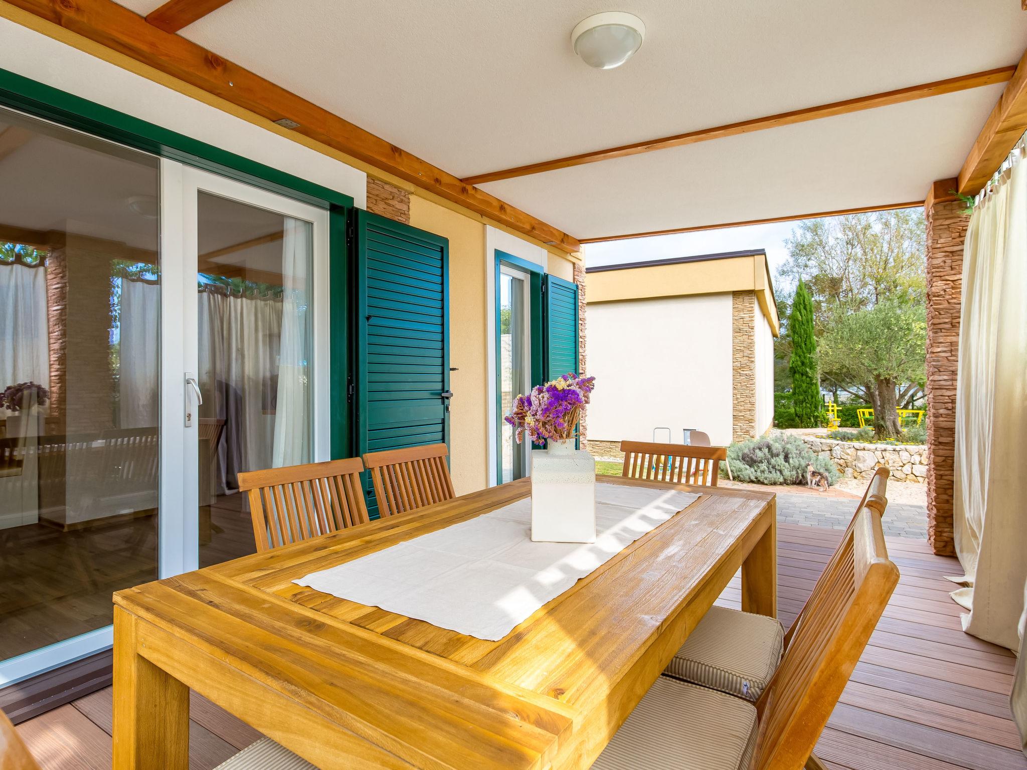 Photo 6 - Maison de 2 chambres à Rab avec piscine et terrasse