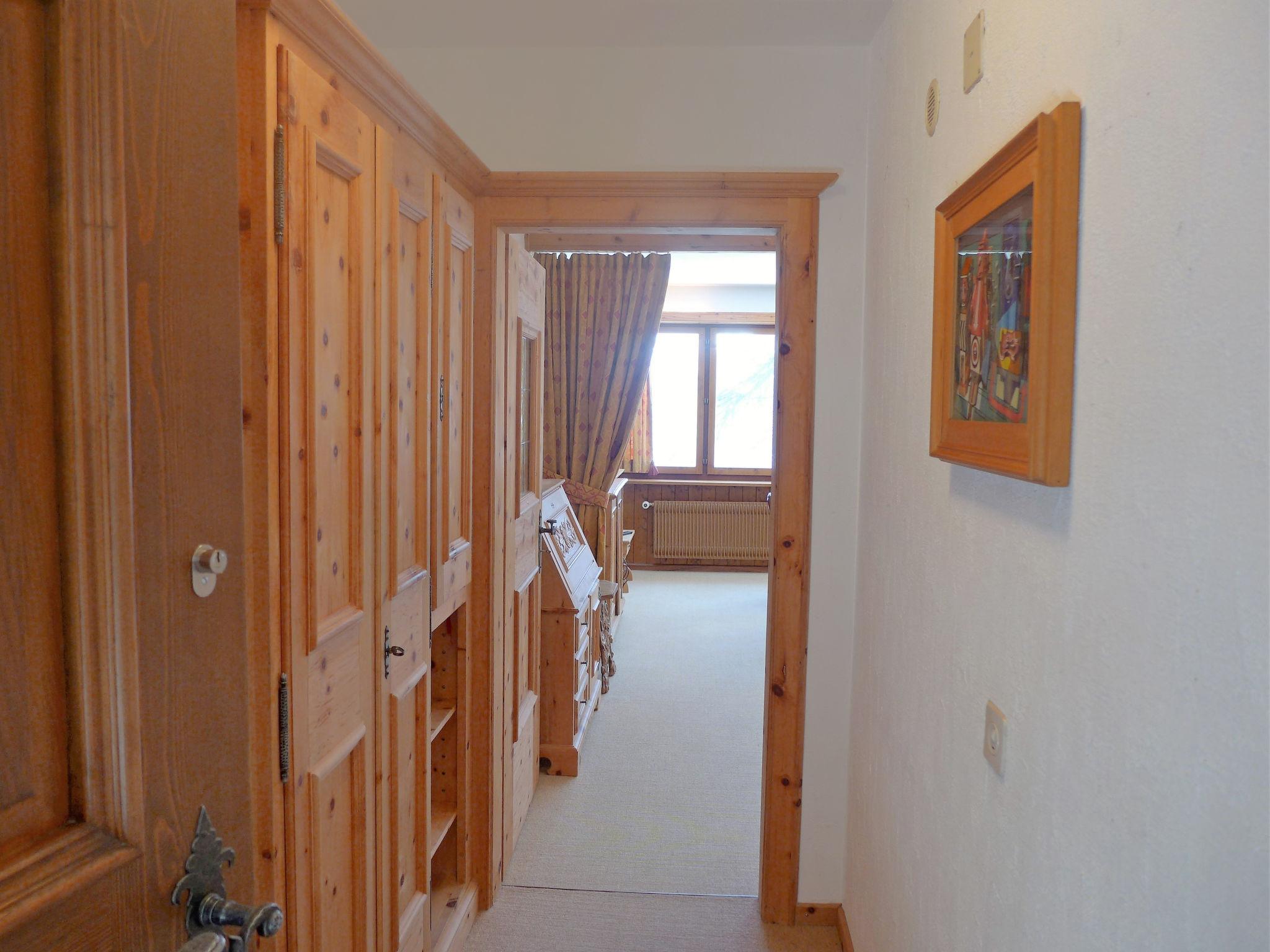 Foto 13 - Apartamento de 2 quartos em Sankt Moritz com jardim e vista para a montanha