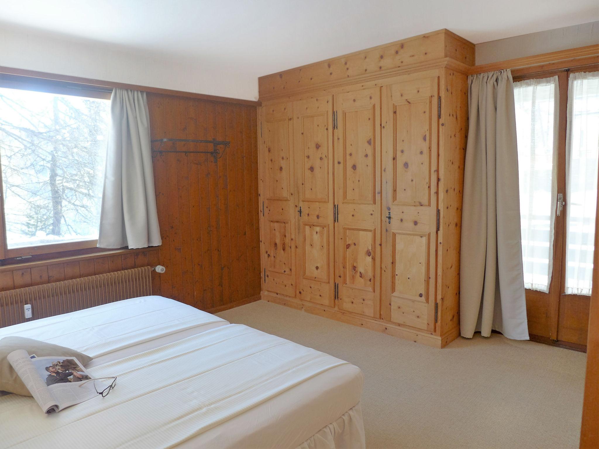 Photo 9 - 2 bedroom Apartment in Sankt Moritz with garden and mountain view