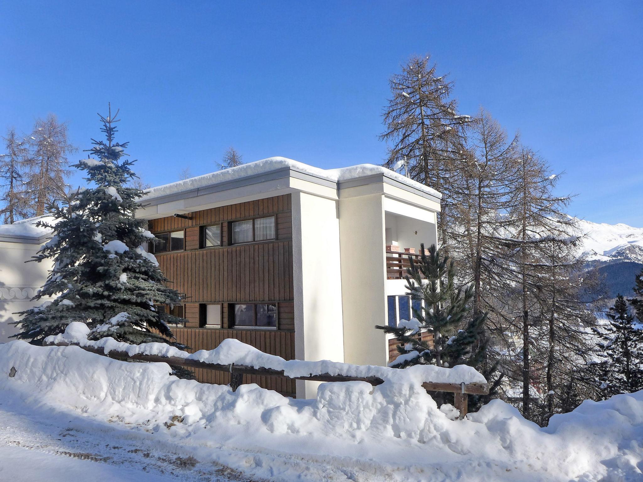 Photo 20 - Appartement de 2 chambres à Sankt Moritz avec jardin et vues sur la montagne