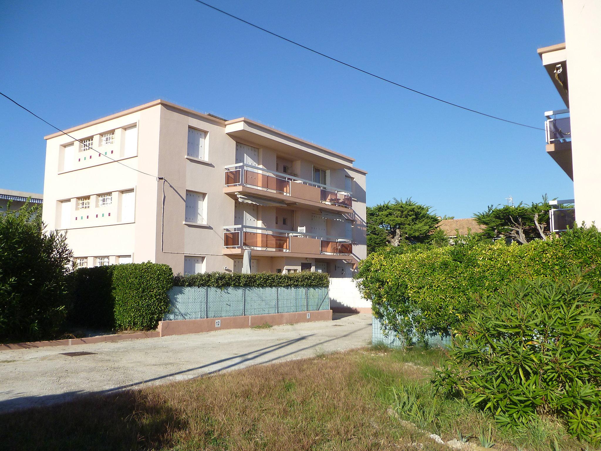 Foto 15 - Apartamento de 1 habitación en Saint-Cyr-sur-Mer con terraza y vistas al mar