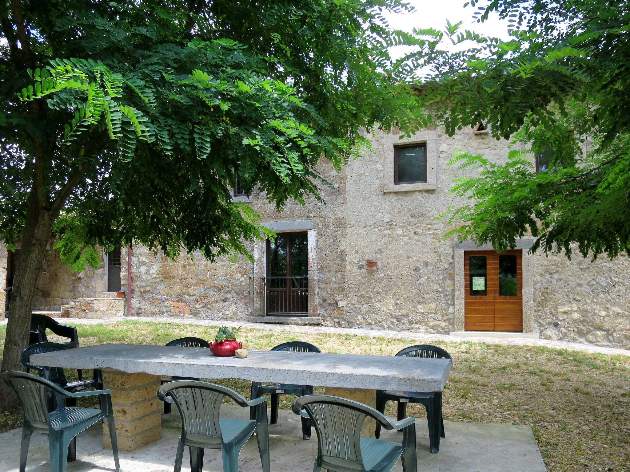 Foto 1 - Casa de 6 habitaciones en Bagnoregio con piscina y jardín