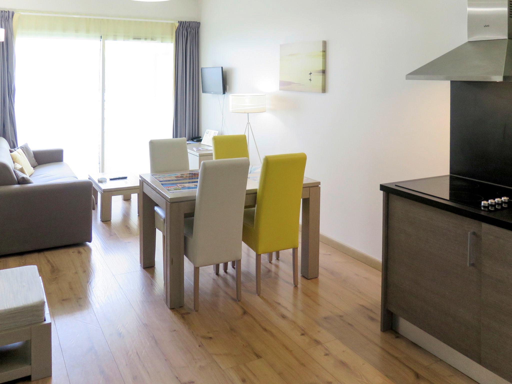 Foto 2 - Apartamento de 1 habitación en Biarritz con piscina y vistas al mar