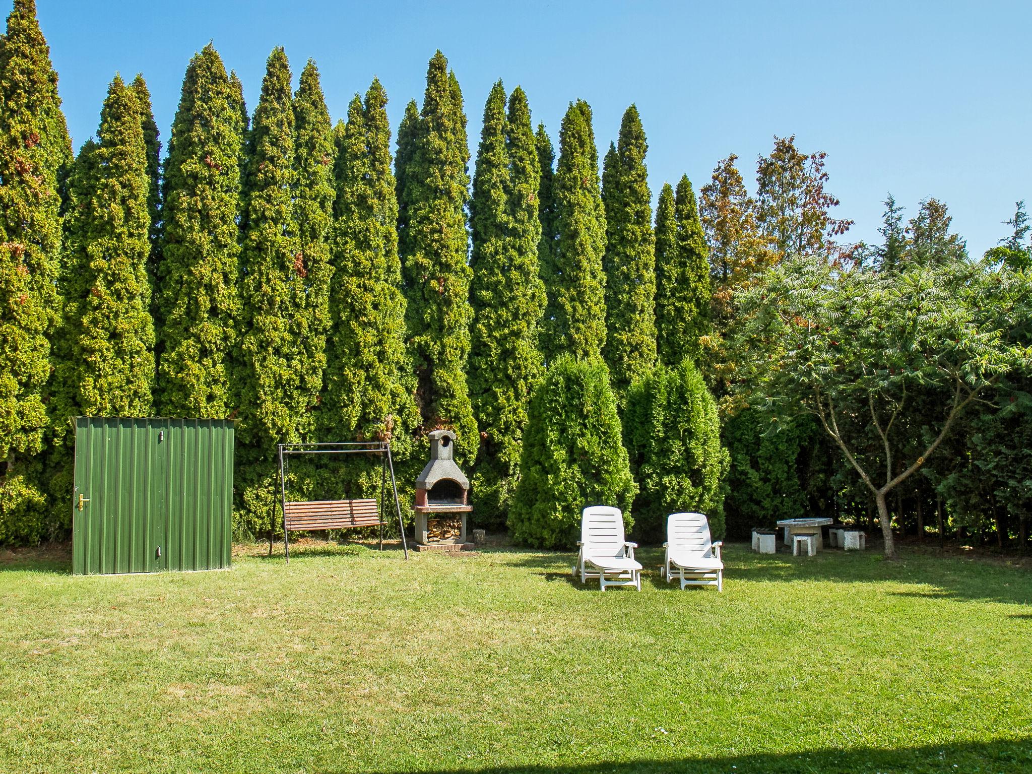 Foto 2 - Casa de 2 quartos em Balatonmáriafürdő com jardim