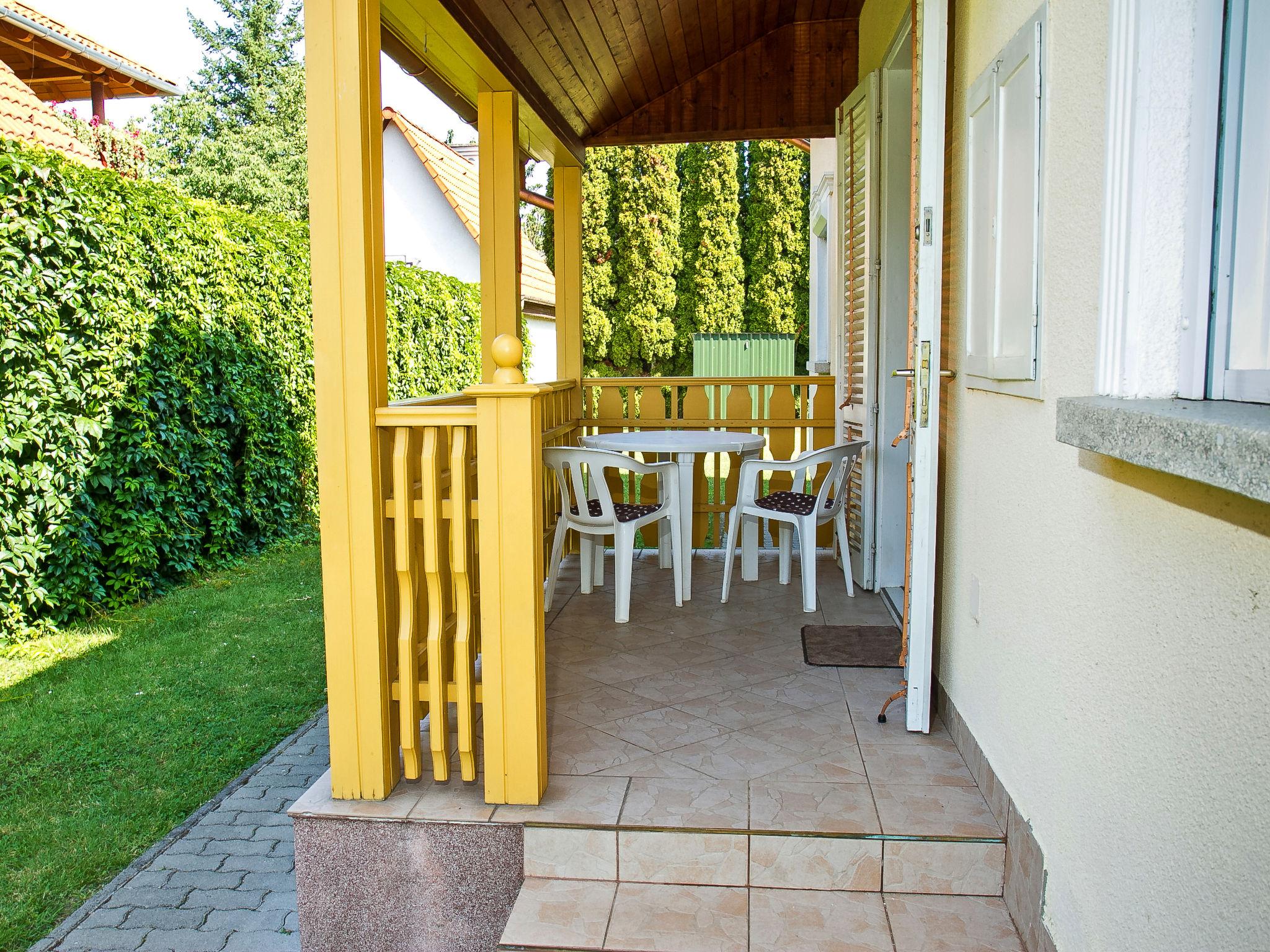 Foto 16 - Casa de 2 quartos em Balatonmáriafürdő com jardim