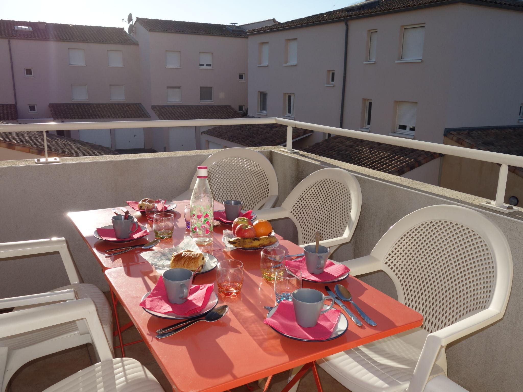 Foto 4 - Apartamento de 2 habitaciones en Le Grau-du-Roi con piscina y terraza