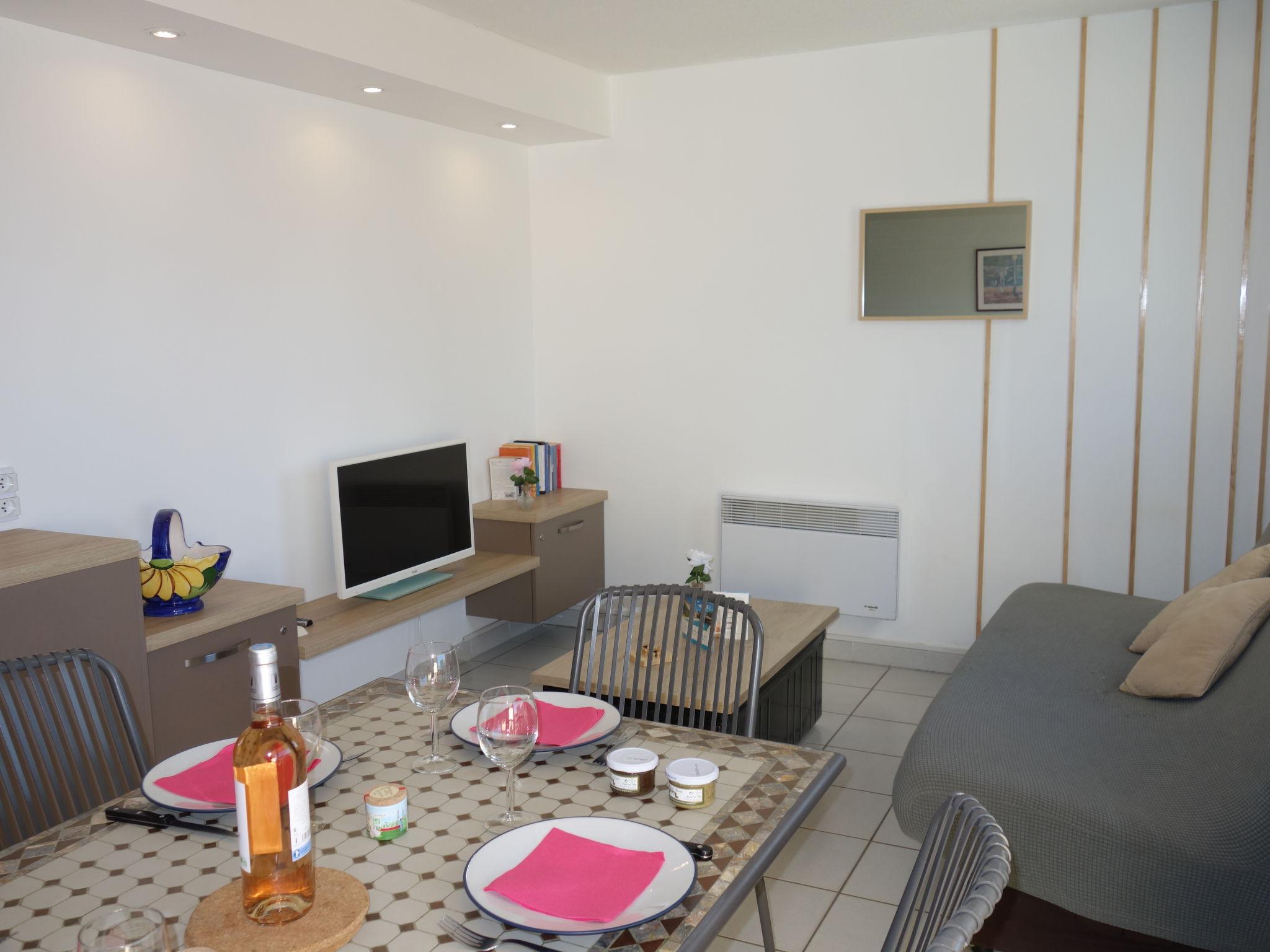 Photo 2 - 2 bedroom Apartment in Le Grau-du-Roi with swimming pool and terrace