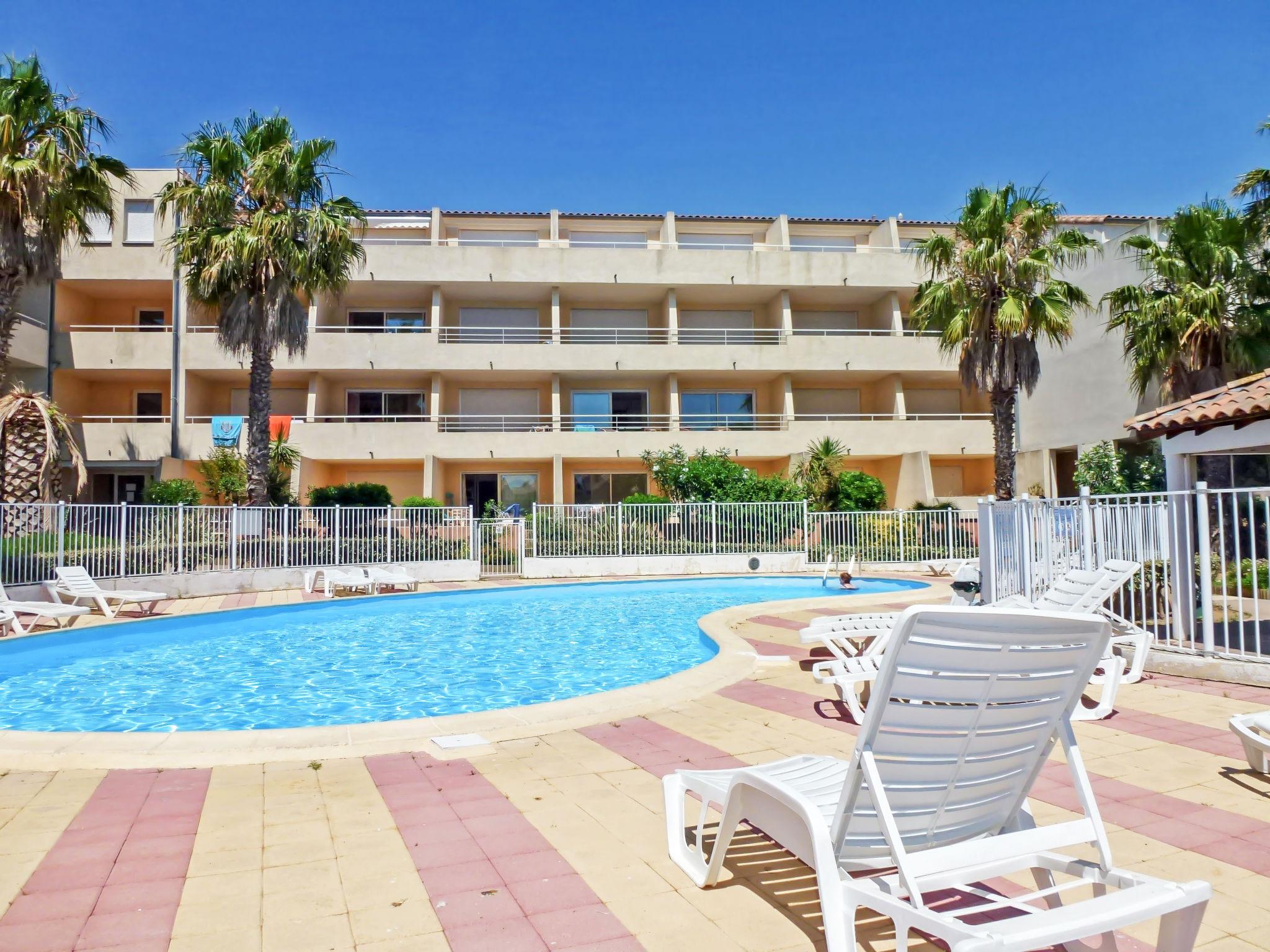 Foto 5 - Apartamento de 2 quartos em Le Grau-du-Roi com piscina e vistas do mar