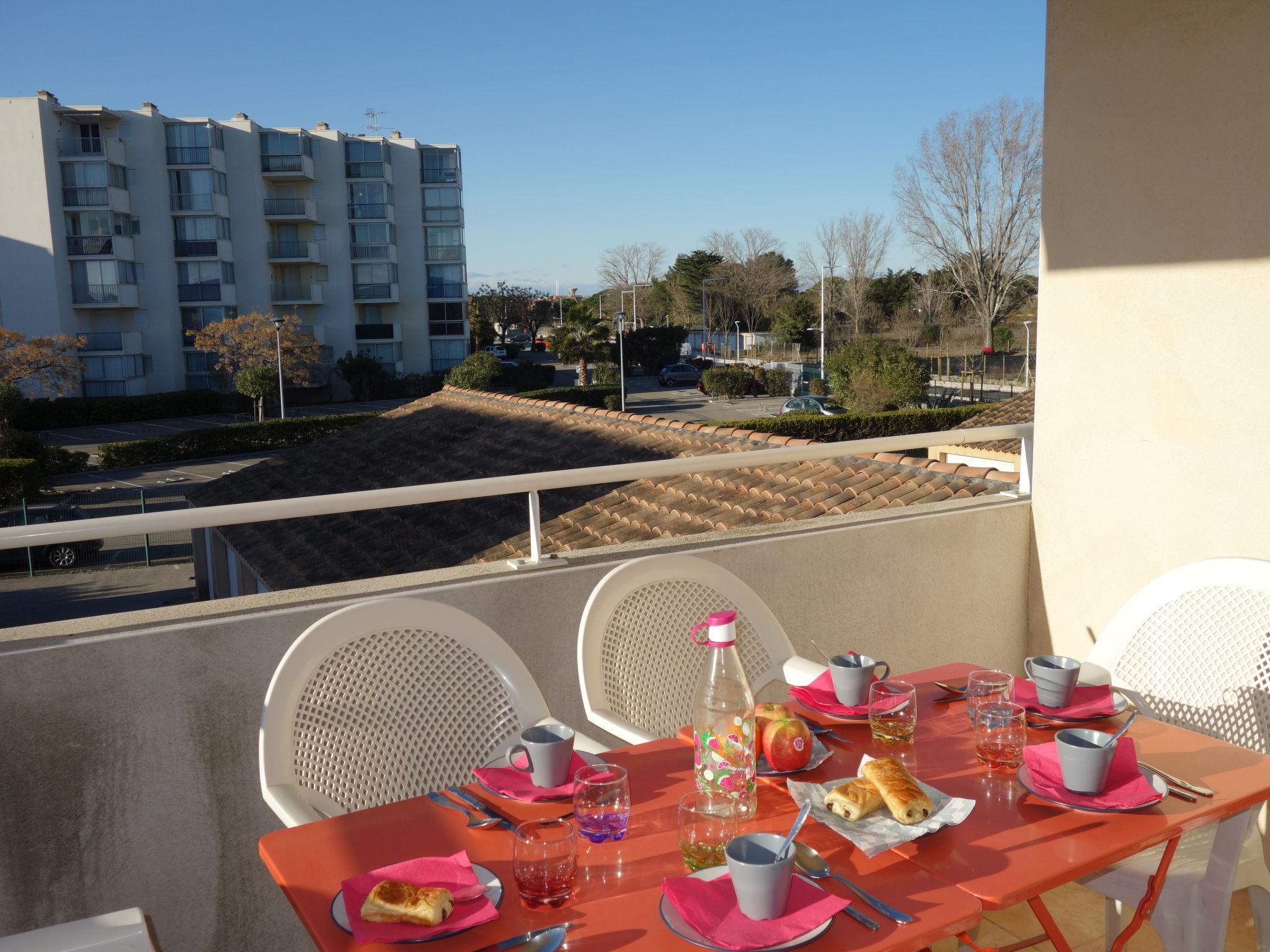 Photo 11 - 2 bedroom Apartment in Le Grau-du-Roi with swimming pool and sea view