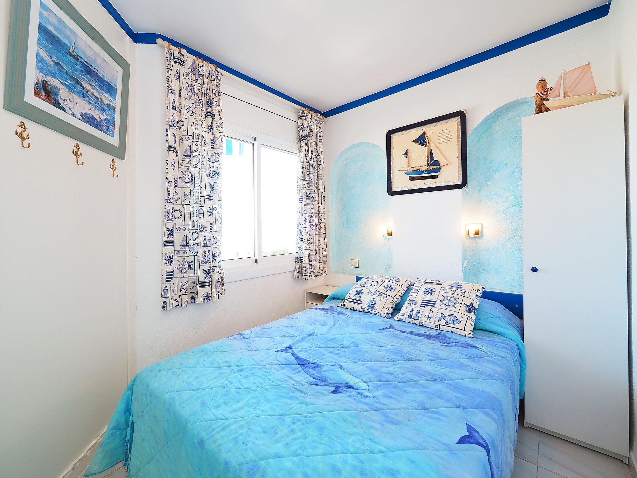 Foto 4 - Apartamento de 1 quarto em Castelló d'Empúries com vistas do mar