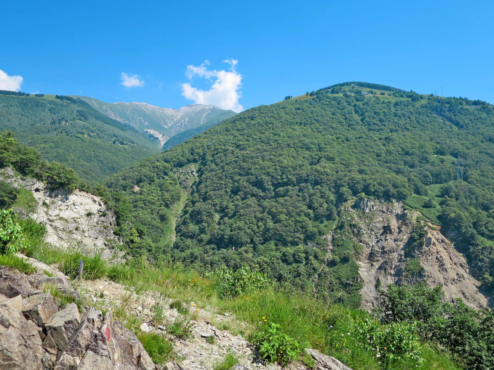 Foto 20 - Appartamento con 2 camere da letto a Trezzone con terrazza e vista sulle montagne