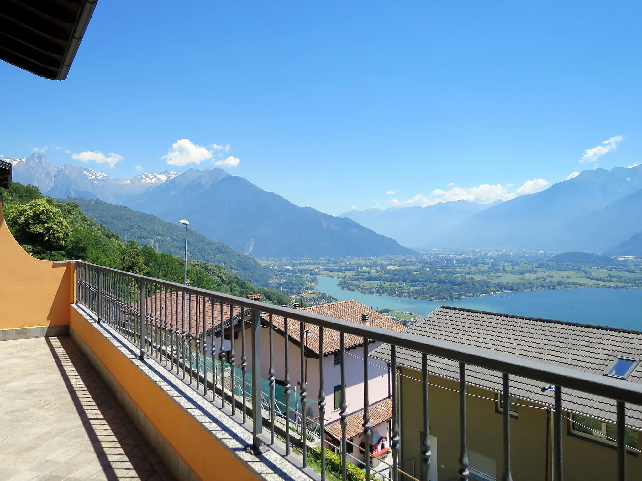 Foto 3 - Appartamento con 3 camere da letto a Trezzone con terrazza e vista sulle montagne