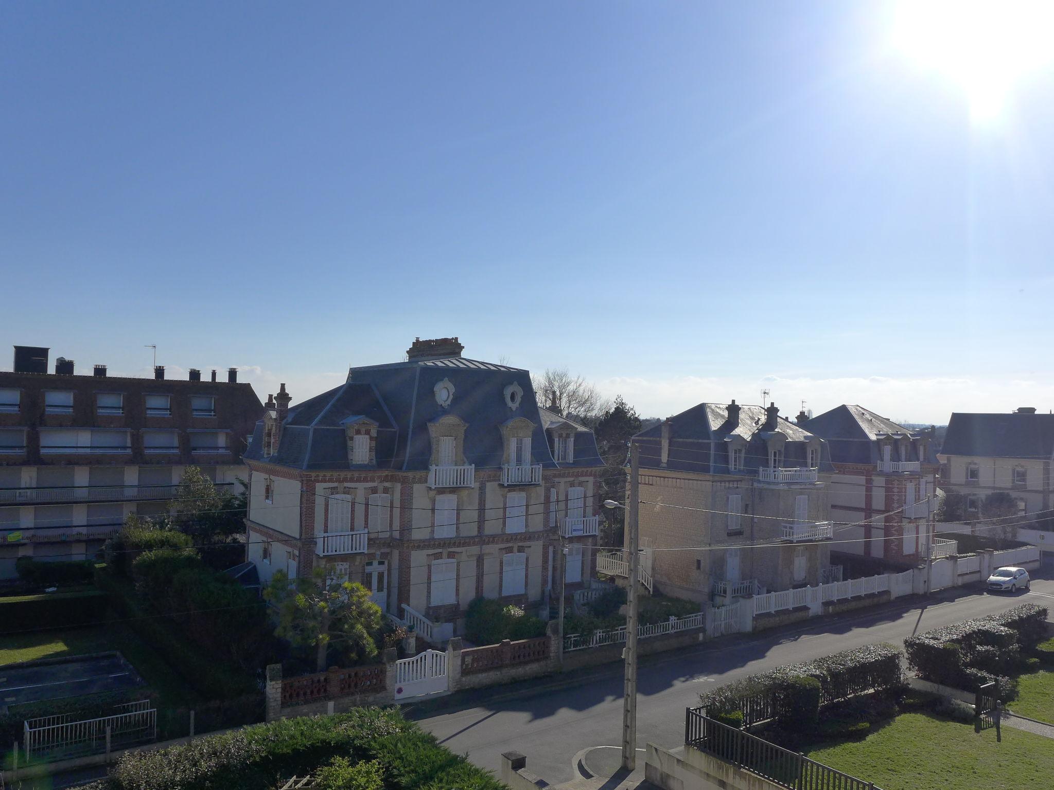 Foto 5 - Appartamento a Cabourg con vista mare