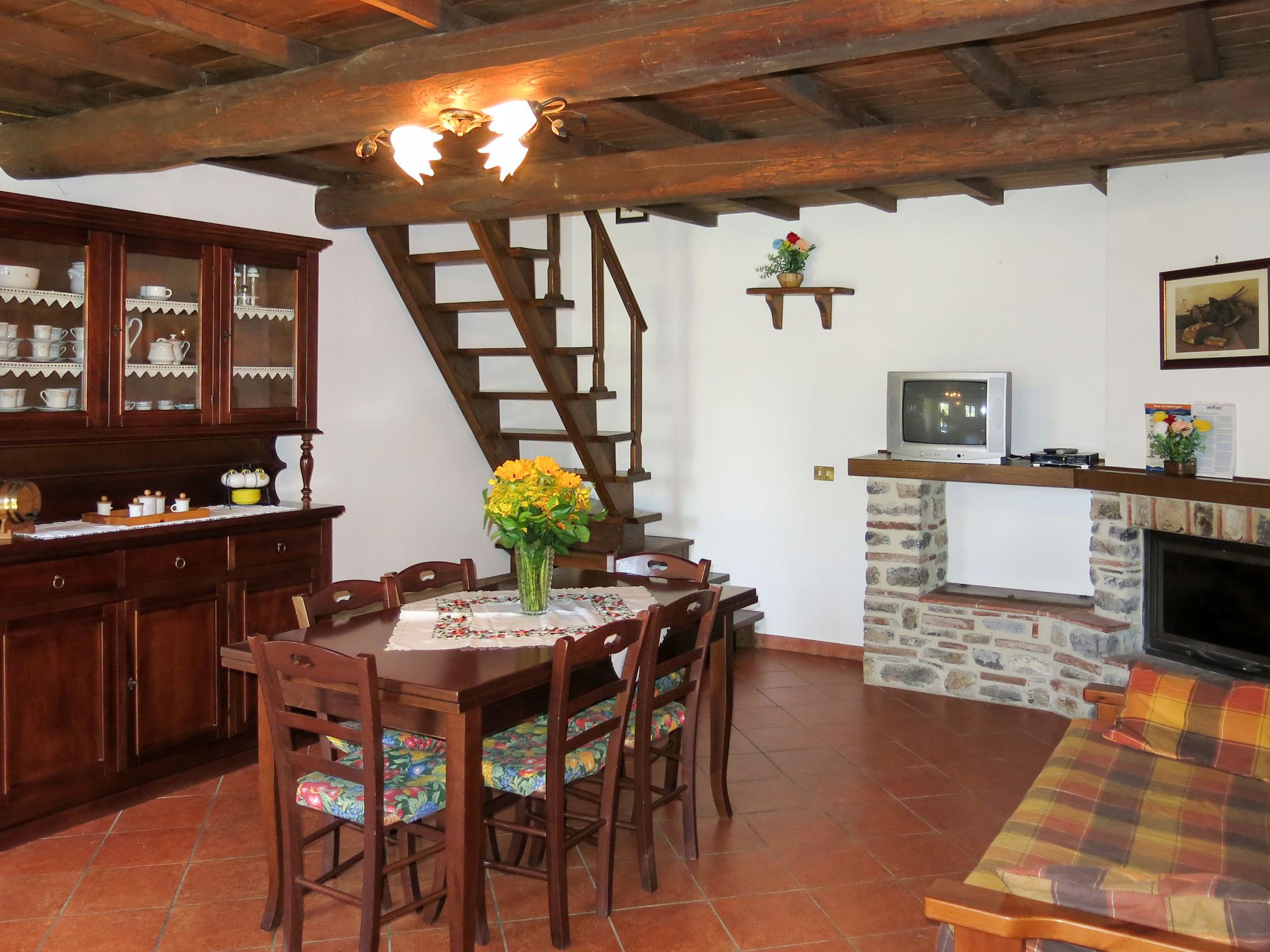 Photo 18 - 4 bedroom House in Fabbriche di Vergemoli with private pool and garden