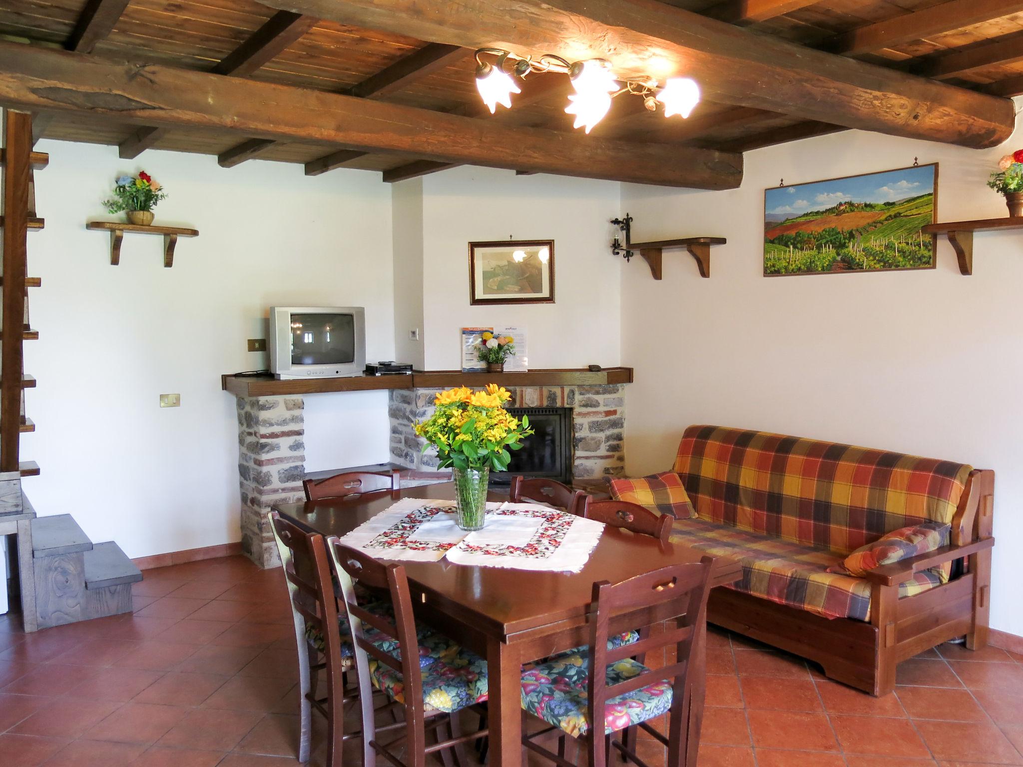 Photo 25 - 4 bedroom House in Fabbriche di Vergemoli with private pool and garden