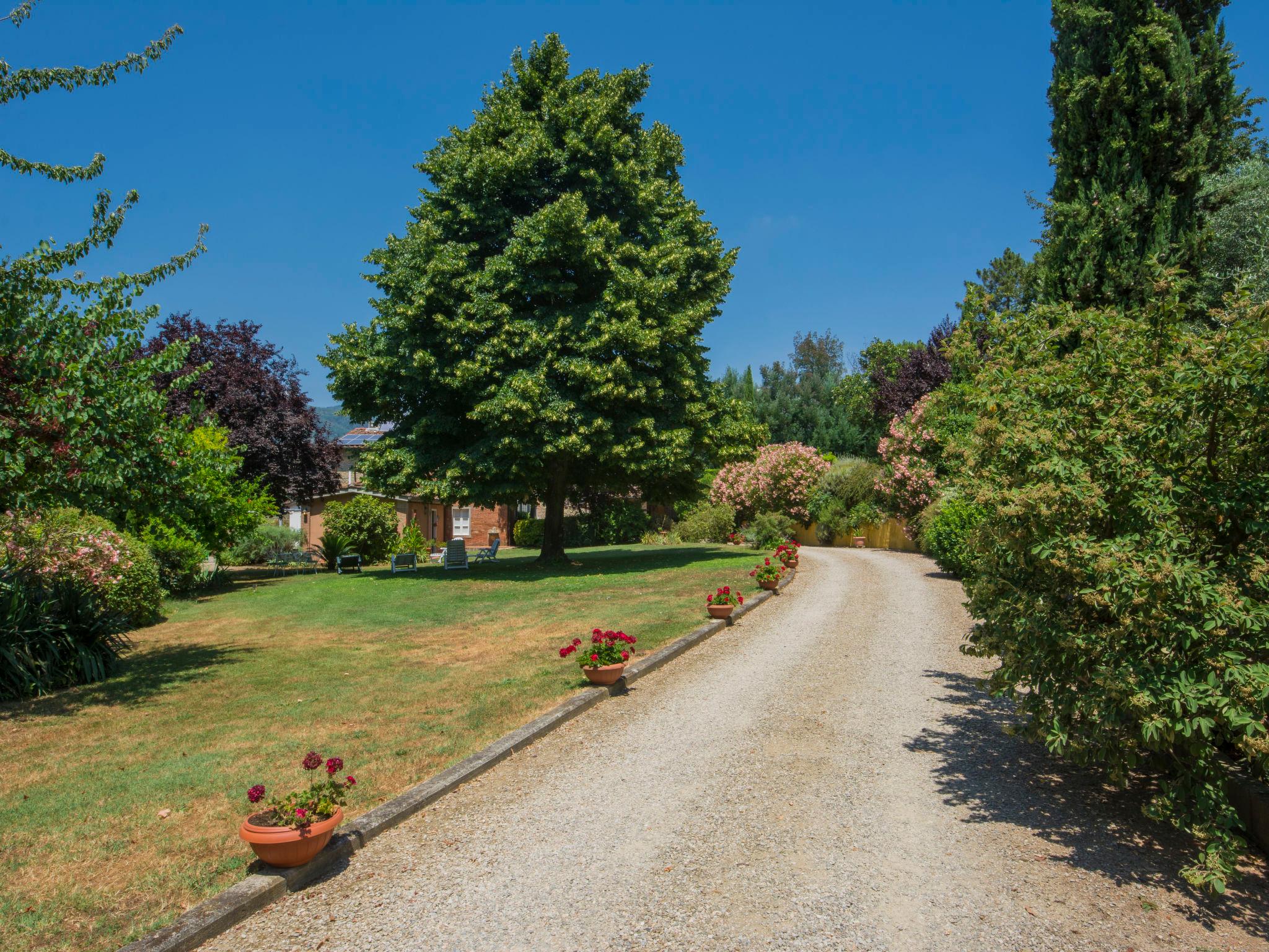 Photo 27 - Maison de 3 chambres à Pescia avec piscine privée et jardin