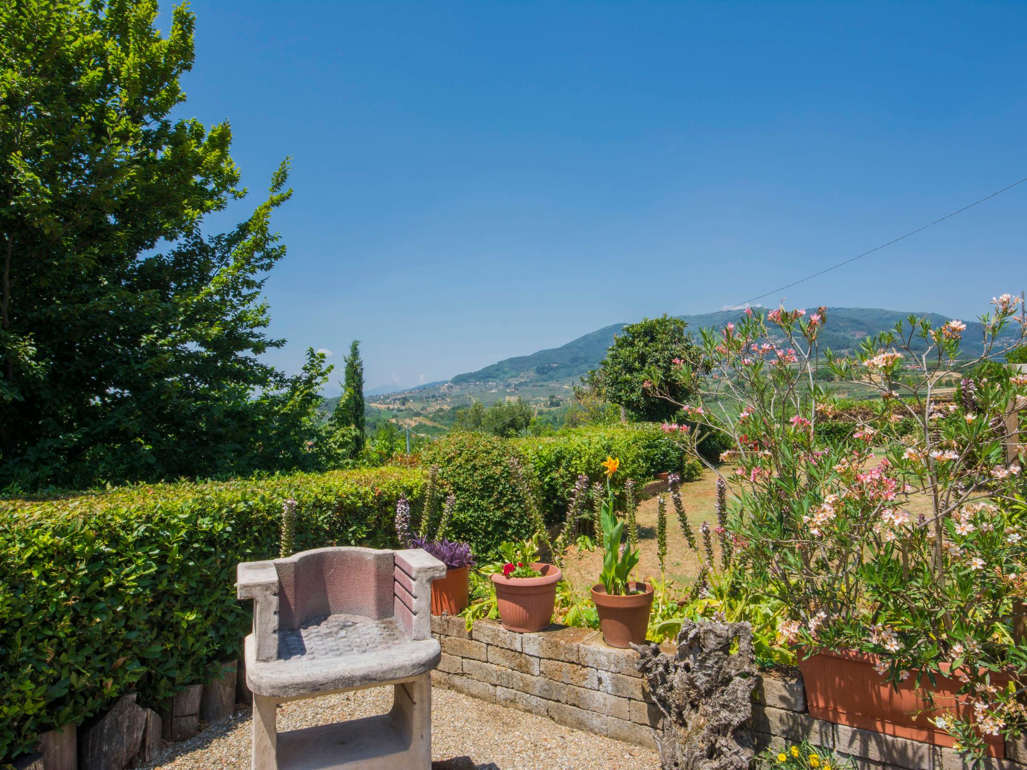 Foto 7 - Casa de 3 quartos em Pescia com piscina privada e jardim