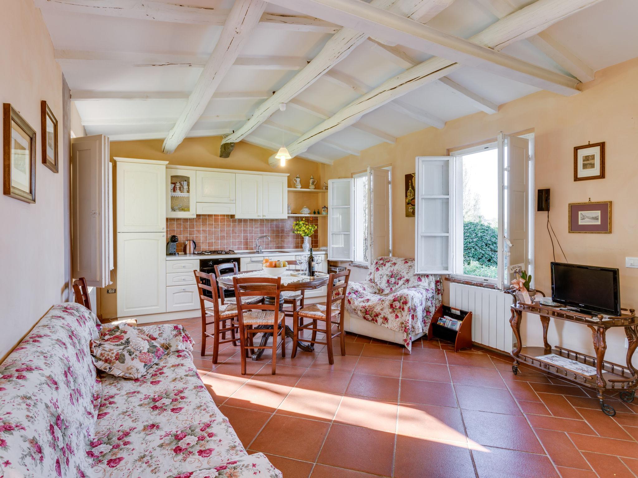 Foto 10 - Haus mit 3 Schlafzimmern in Pescia mit privater pool und garten