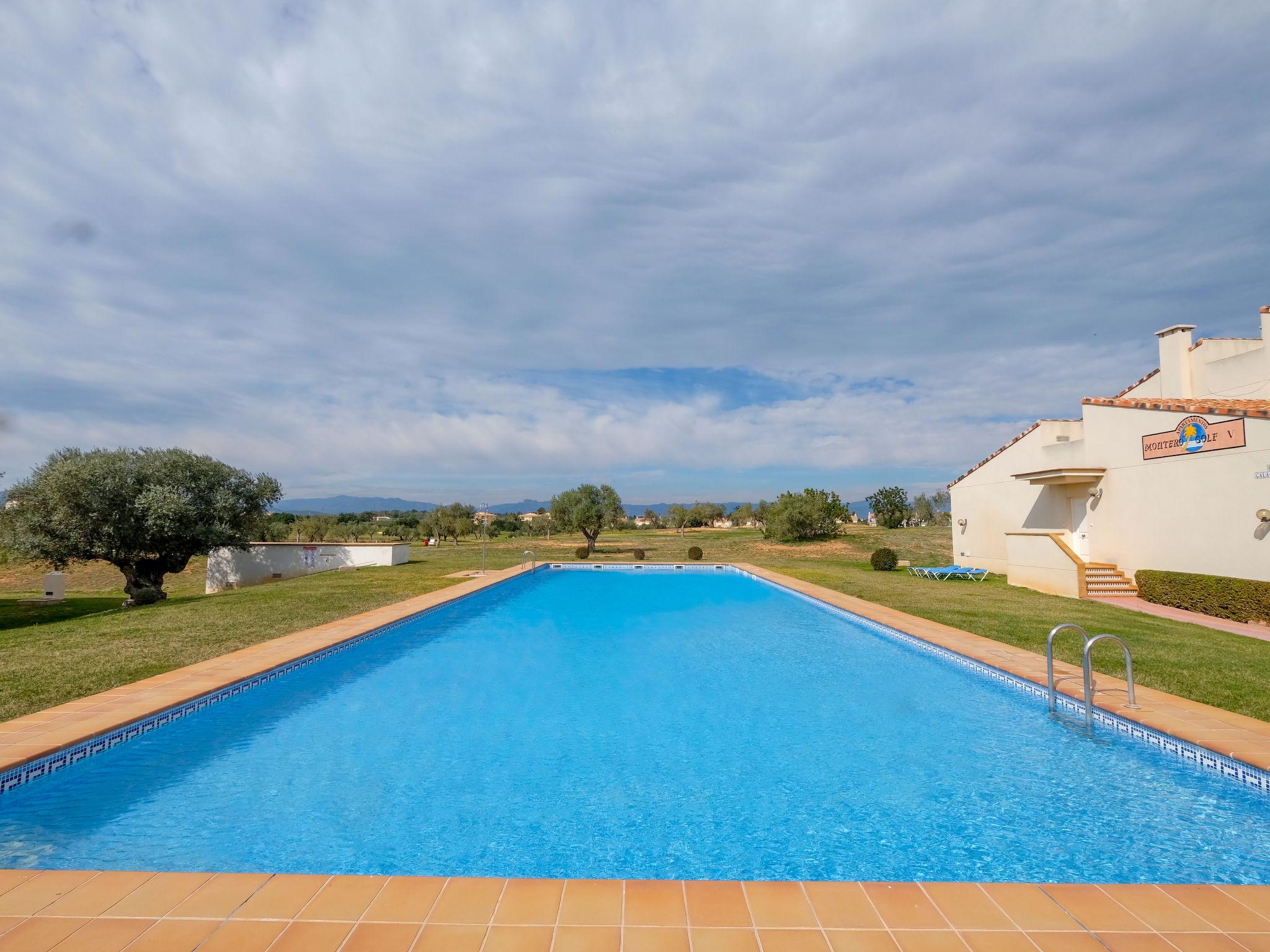 Foto 1 - Apartamento de 2 quartos em San Jorge com piscina e jardim