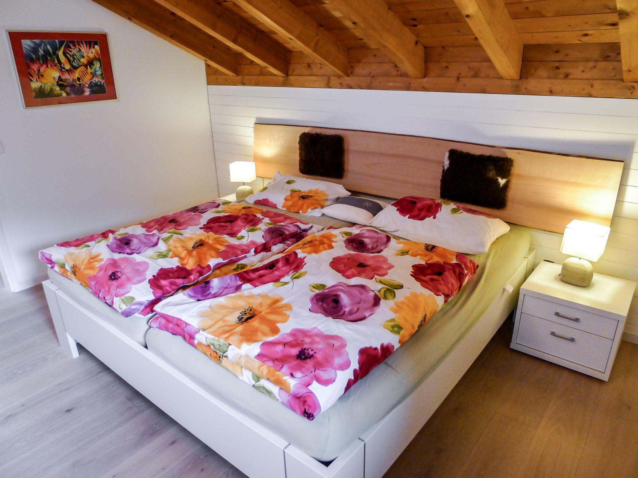 Foto 9 - Apartamento de 2 quartos em Ernen com sauna e vista para a montanha