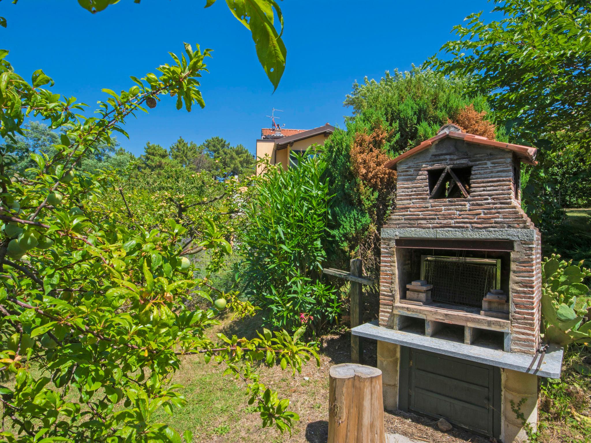 Photo 26 - Maison de 2 chambres à Massarosa avec jardin et vues à la mer