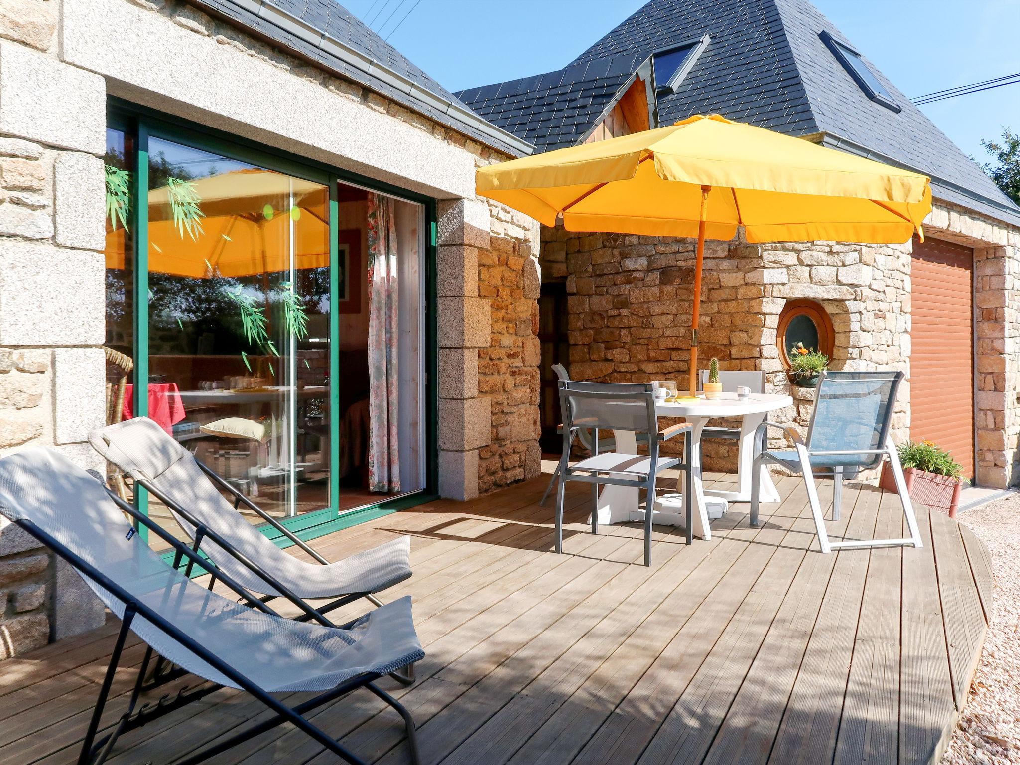 Photo 1 - Maison de 2 chambres à Guissény avec jardin et terrasse