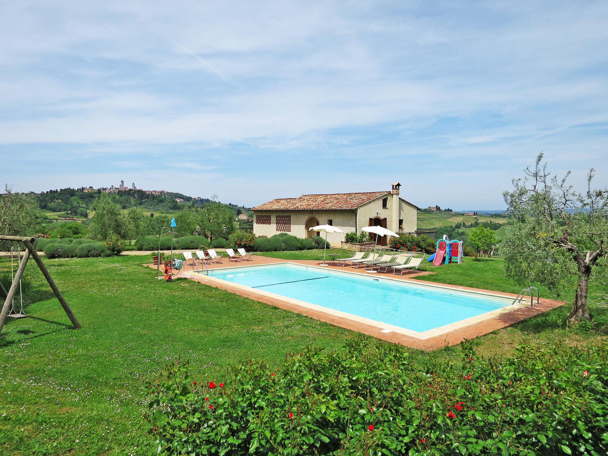 Foto 1 - Casa de 5 habitaciones en San Gimignano con piscina privada y jardín