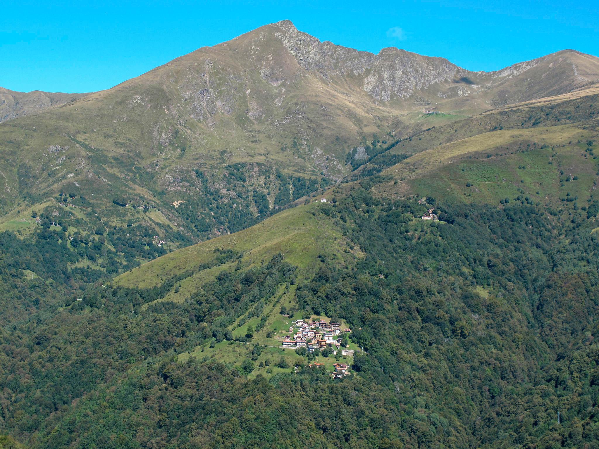 Photo 21 - Maison de 2 chambres à San Nazzaro Val Cavargna avec jardin et terrasse