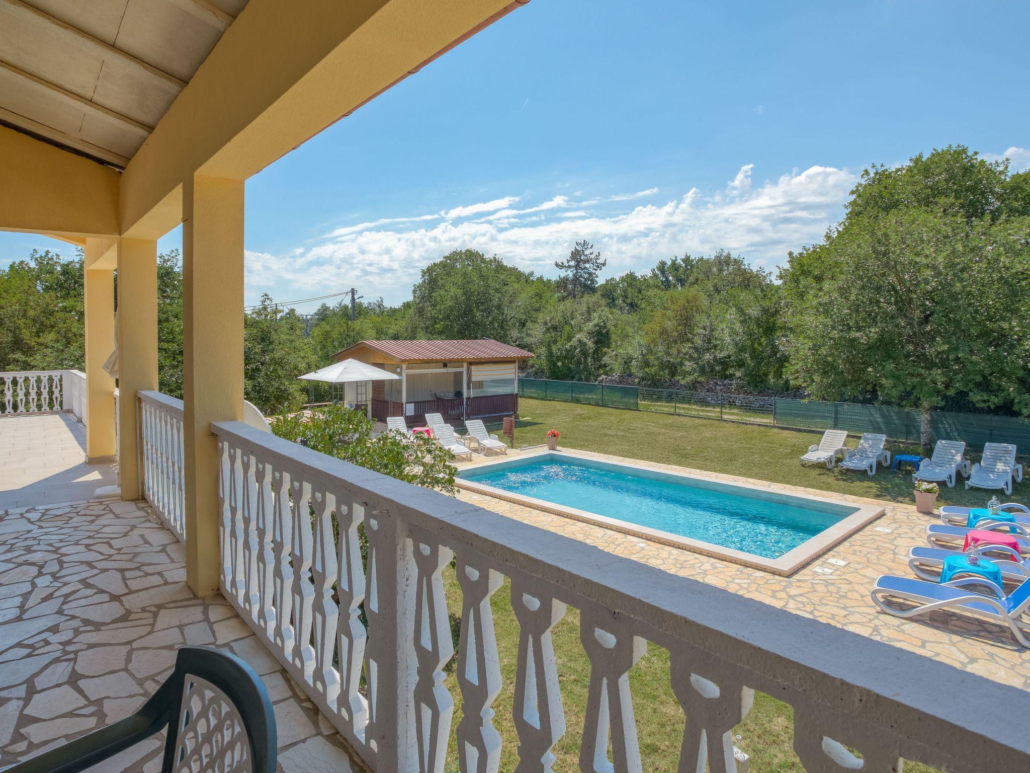Foto 30 - Casa de 6 habitaciones en Raša con piscina privada y vistas al mar