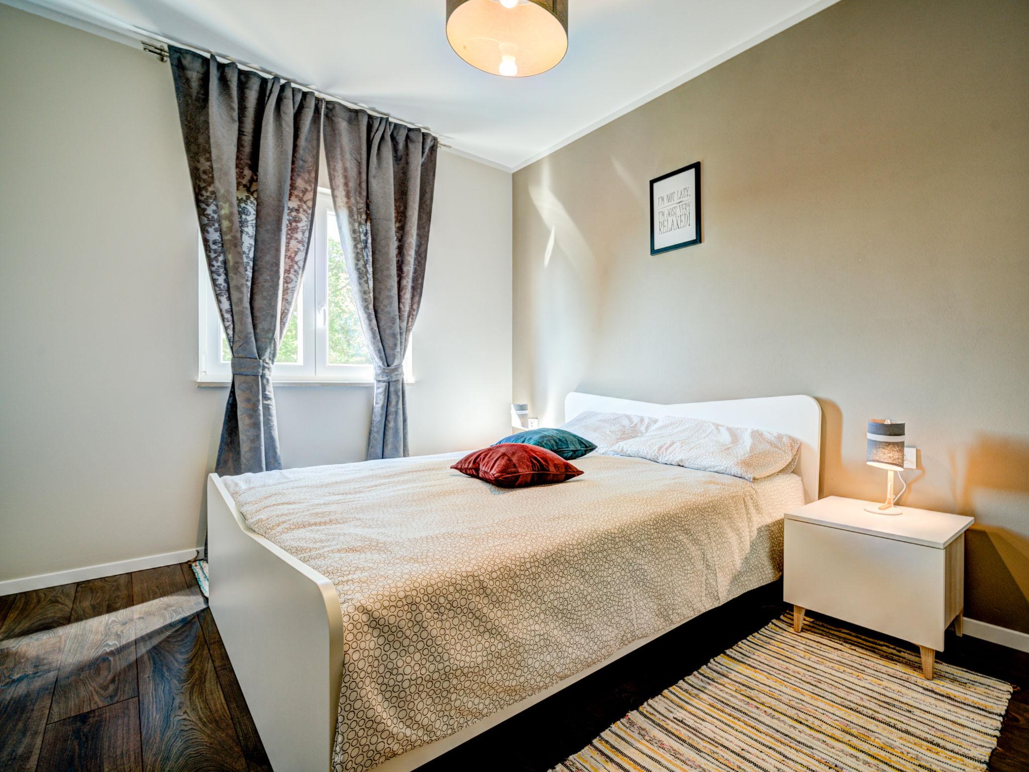 Foto 12 - Appartamento con 4 camere da letto a Barban con giardino e vista mare