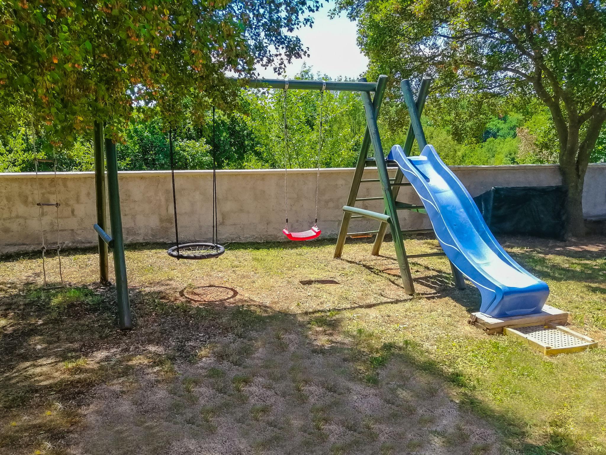 Foto 20 - Apartamento de 4 quartos em Barban com piscina e jardim