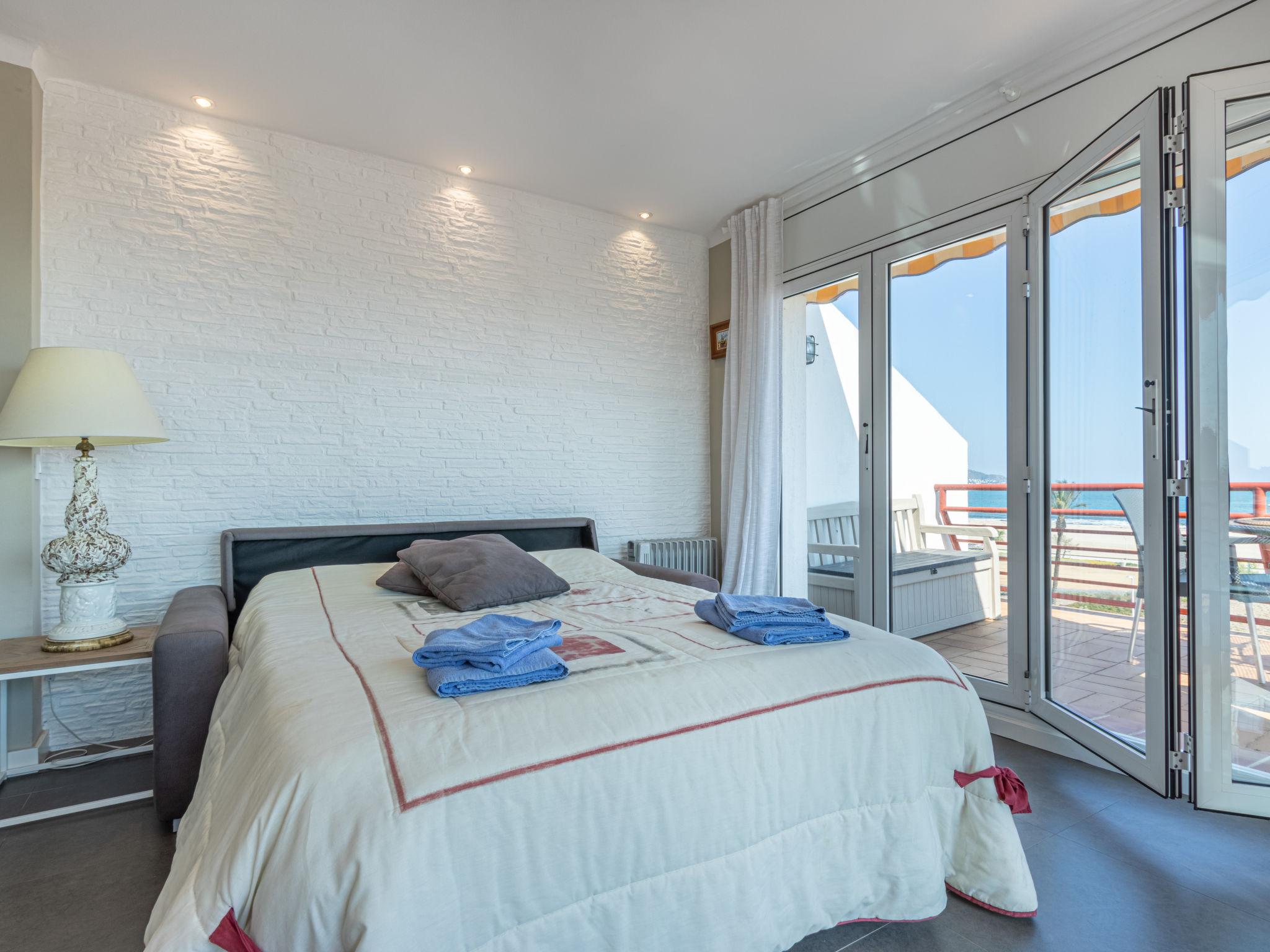 Photo 10 - Appartement de 1 chambre à Castelló d'Empúries avec jardin et vues à la mer