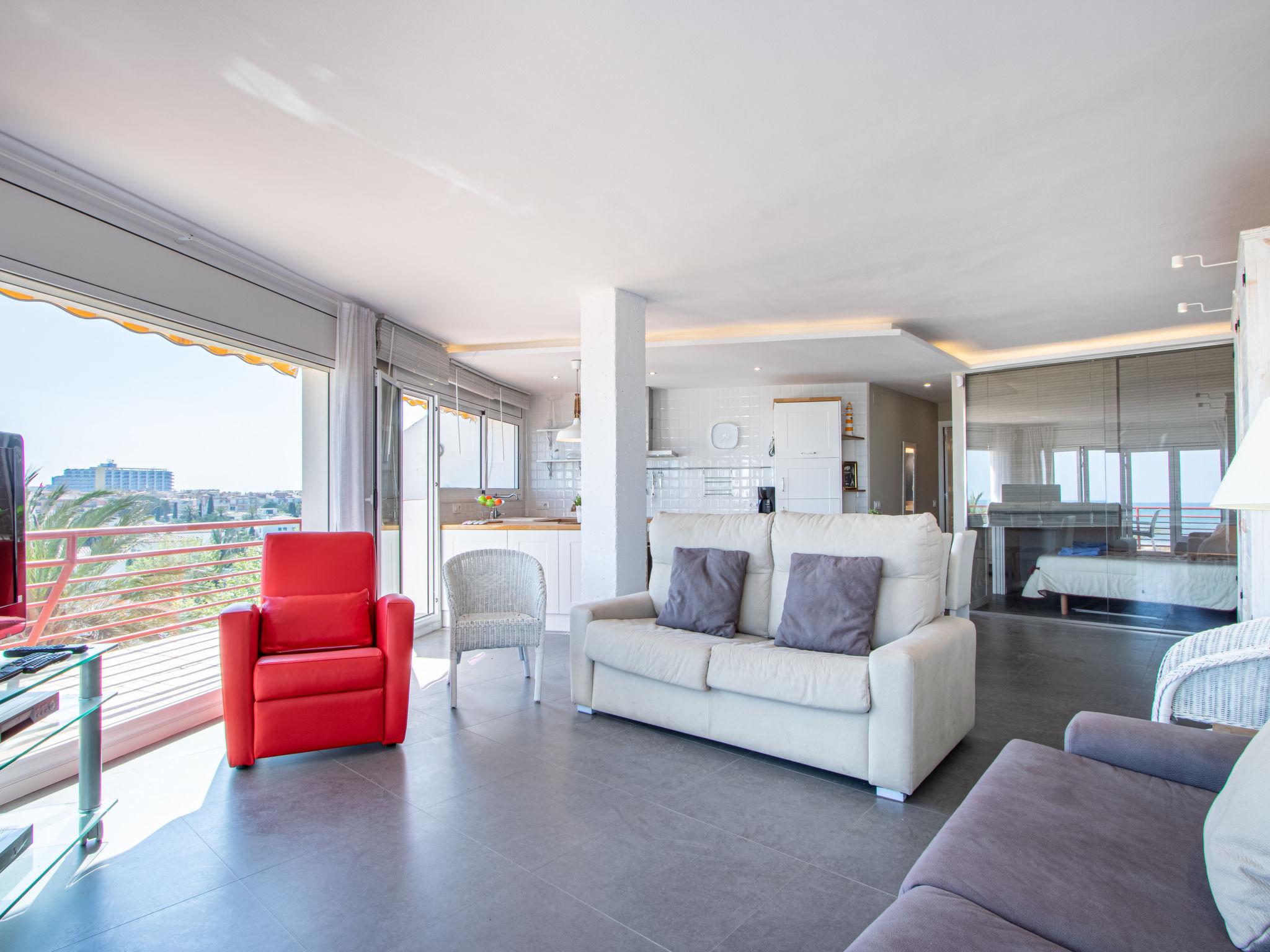Foto 9 - Apartamento de 1 quarto em Castelló d'Empúries com jardim e vistas do mar