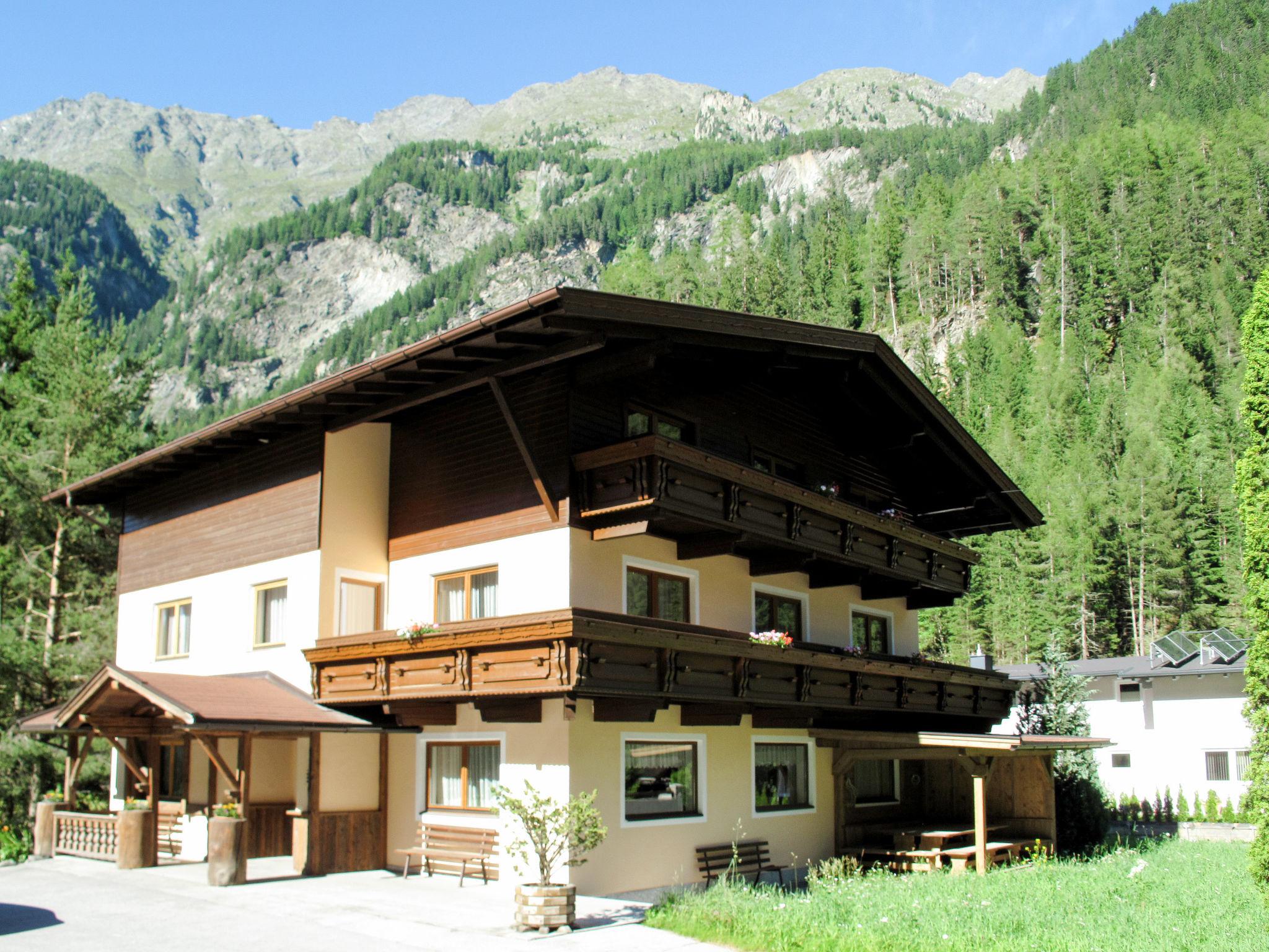 Photo 1 - Maison de 16 chambres à Längenfeld avec jardin et terrasse