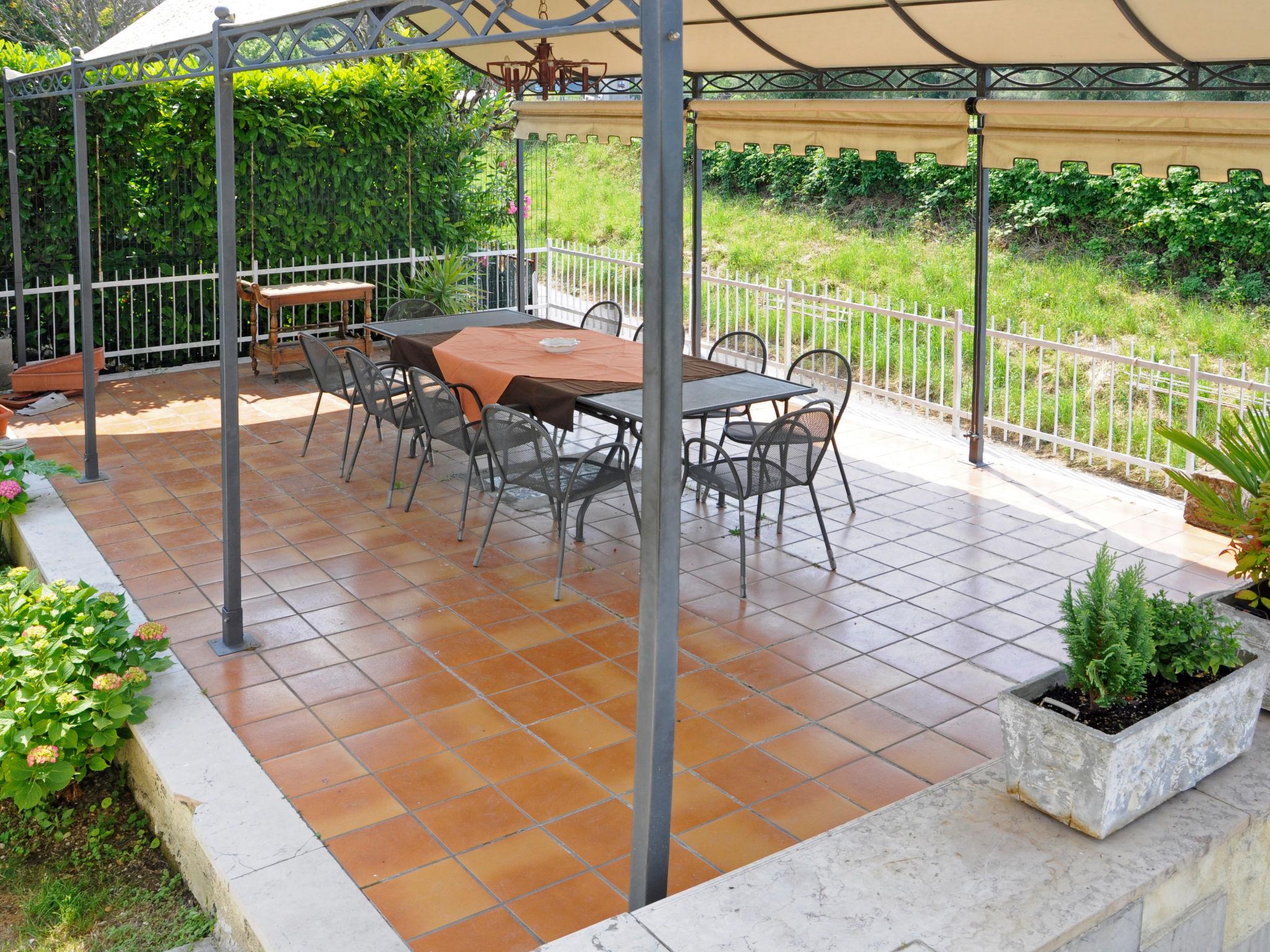 Photo 19 - 3 bedroom Apartment in Lazise with garden and mountain view