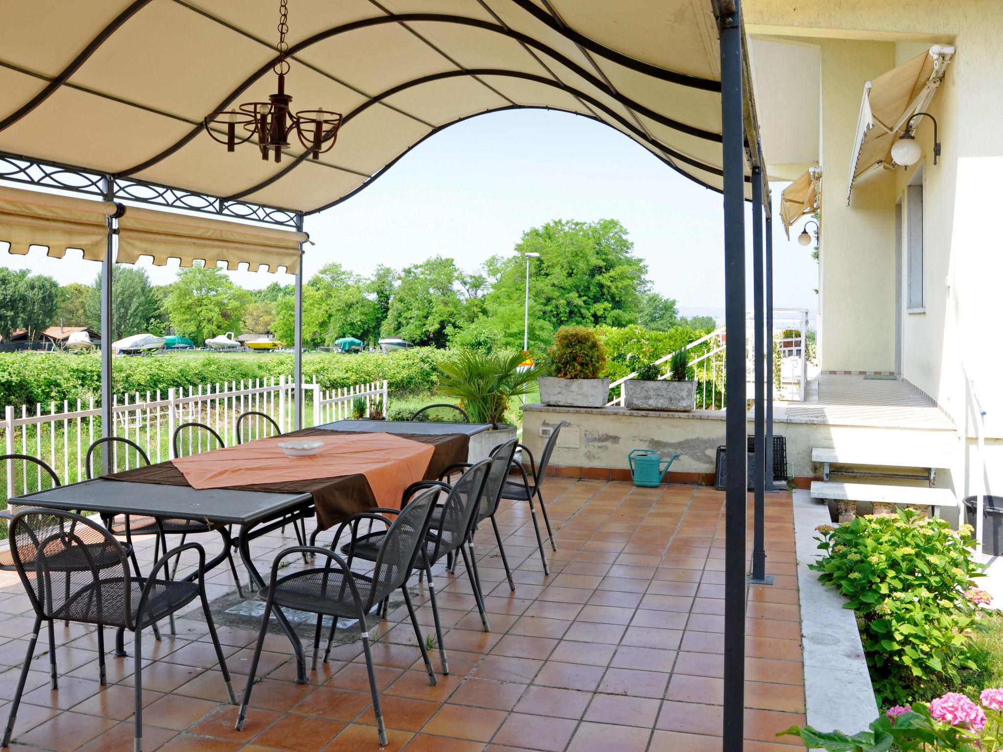 Photo 3 - Appartement de 3 chambres à Lazise avec jardin et terrasse