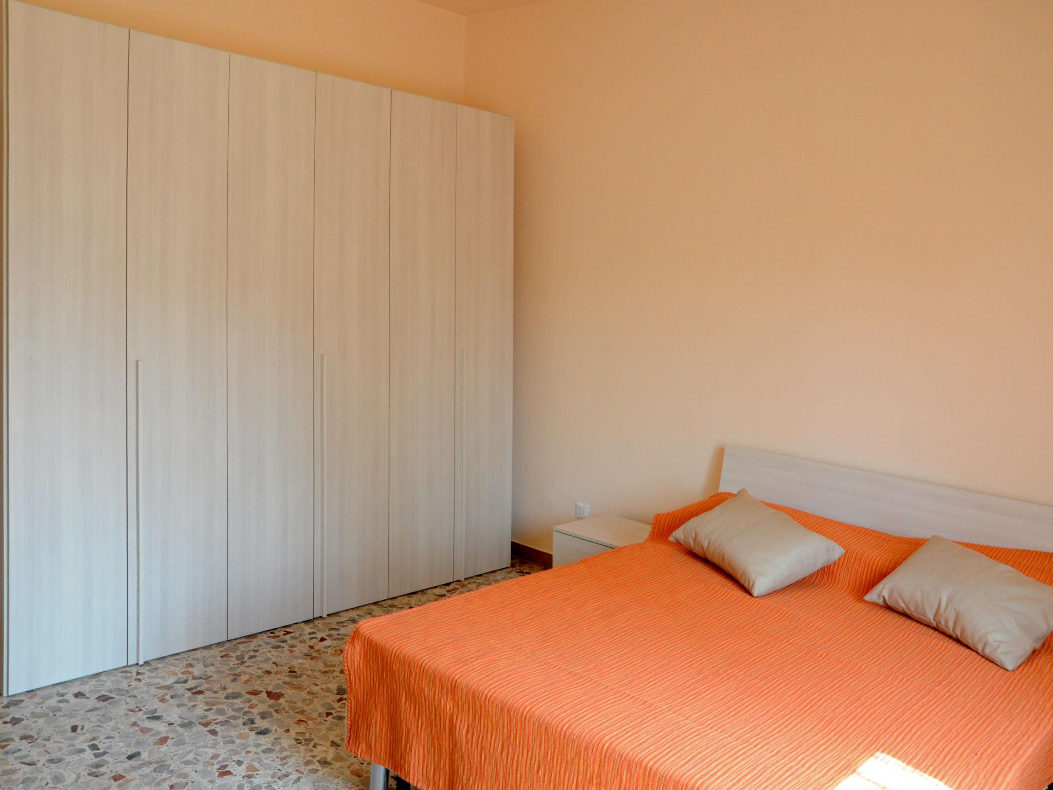 Foto 10 - Appartamento con 3 camere da letto a Lazise con giardino e vista sulle montagne