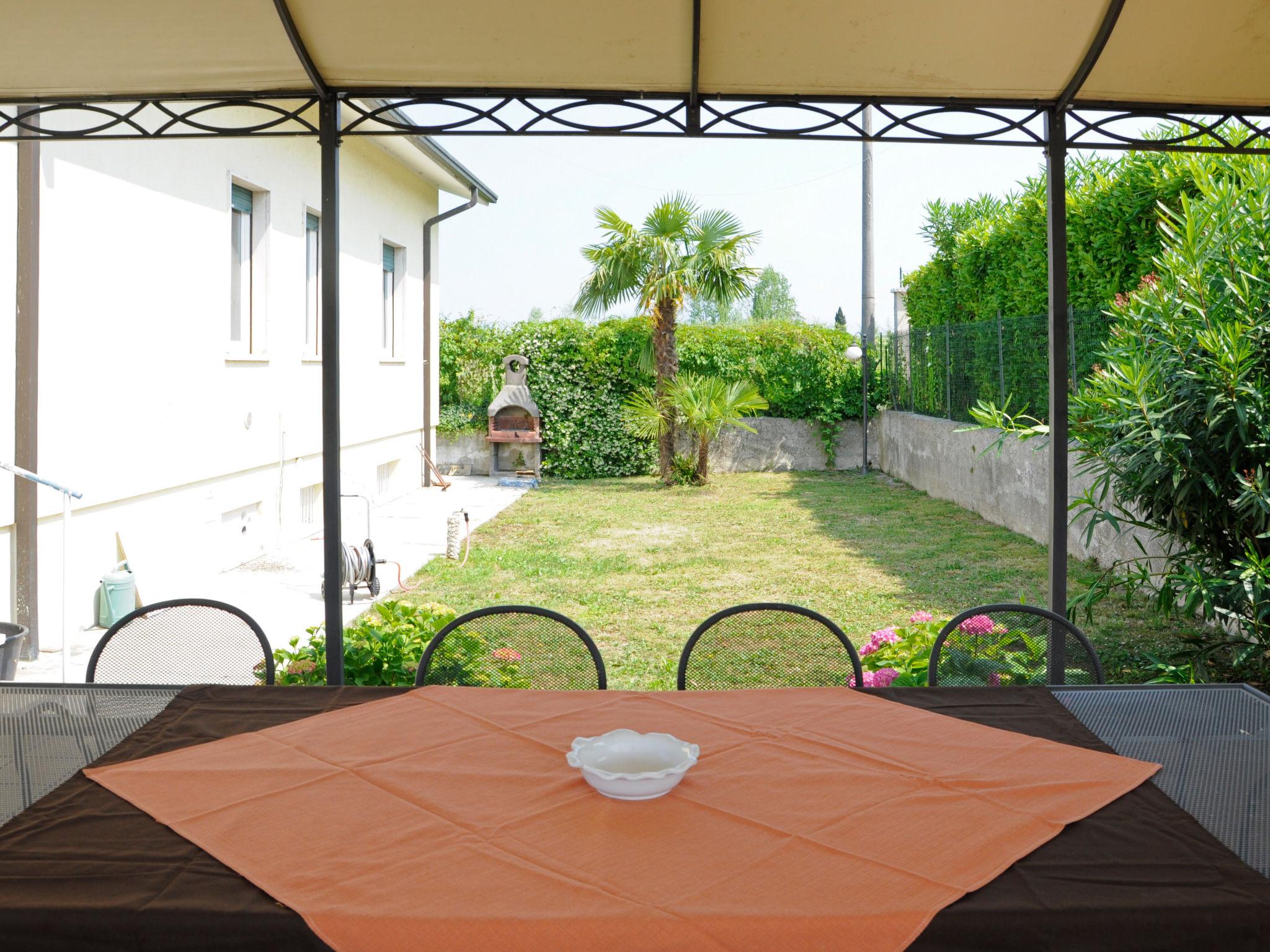 Photo 20 - Appartement de 3 chambres à Lazise avec jardin et vues sur la montagne