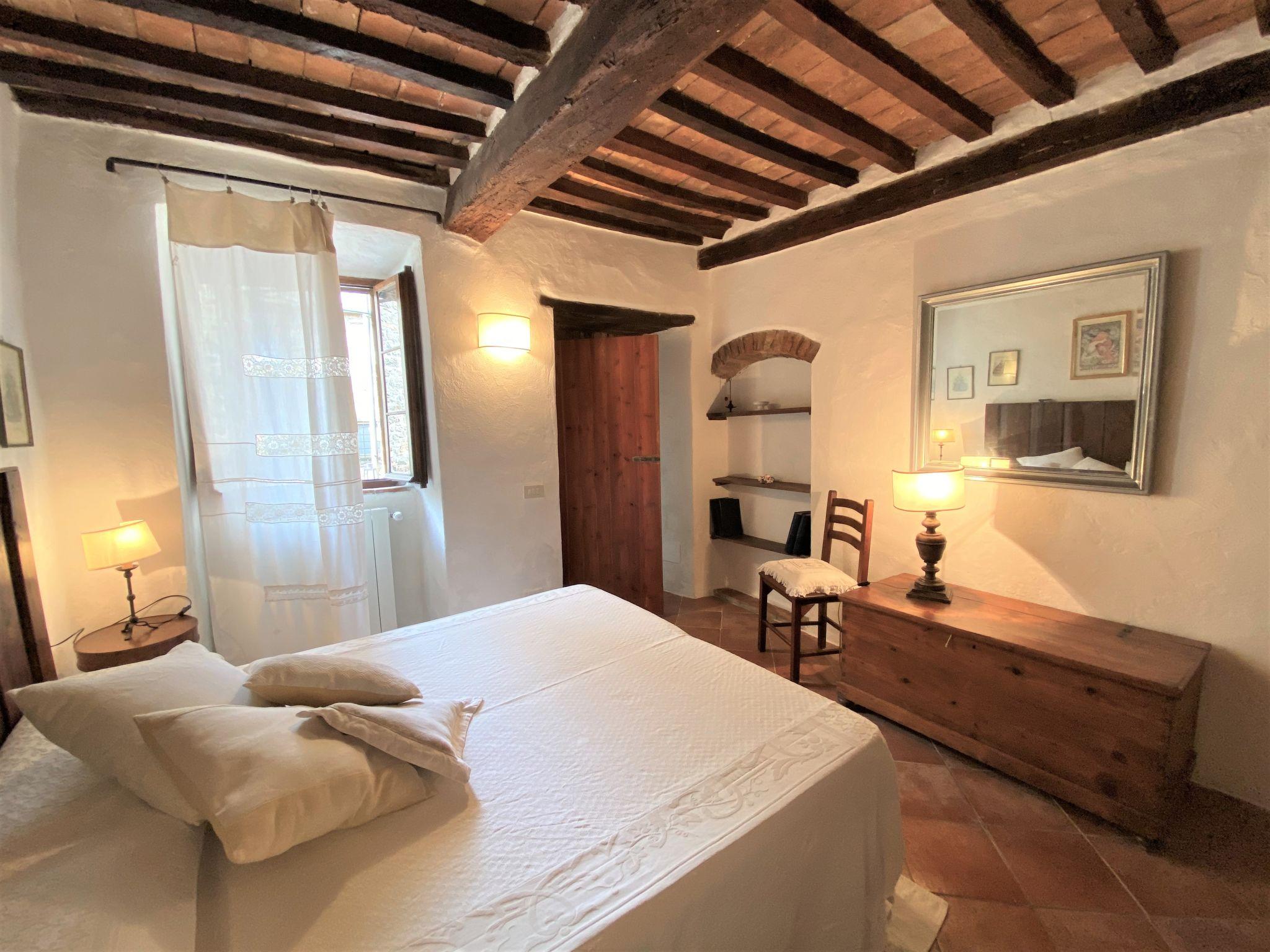 Photo 11 - Appartement de 2 chambres à Montecatini Val di Cecina avec jardin