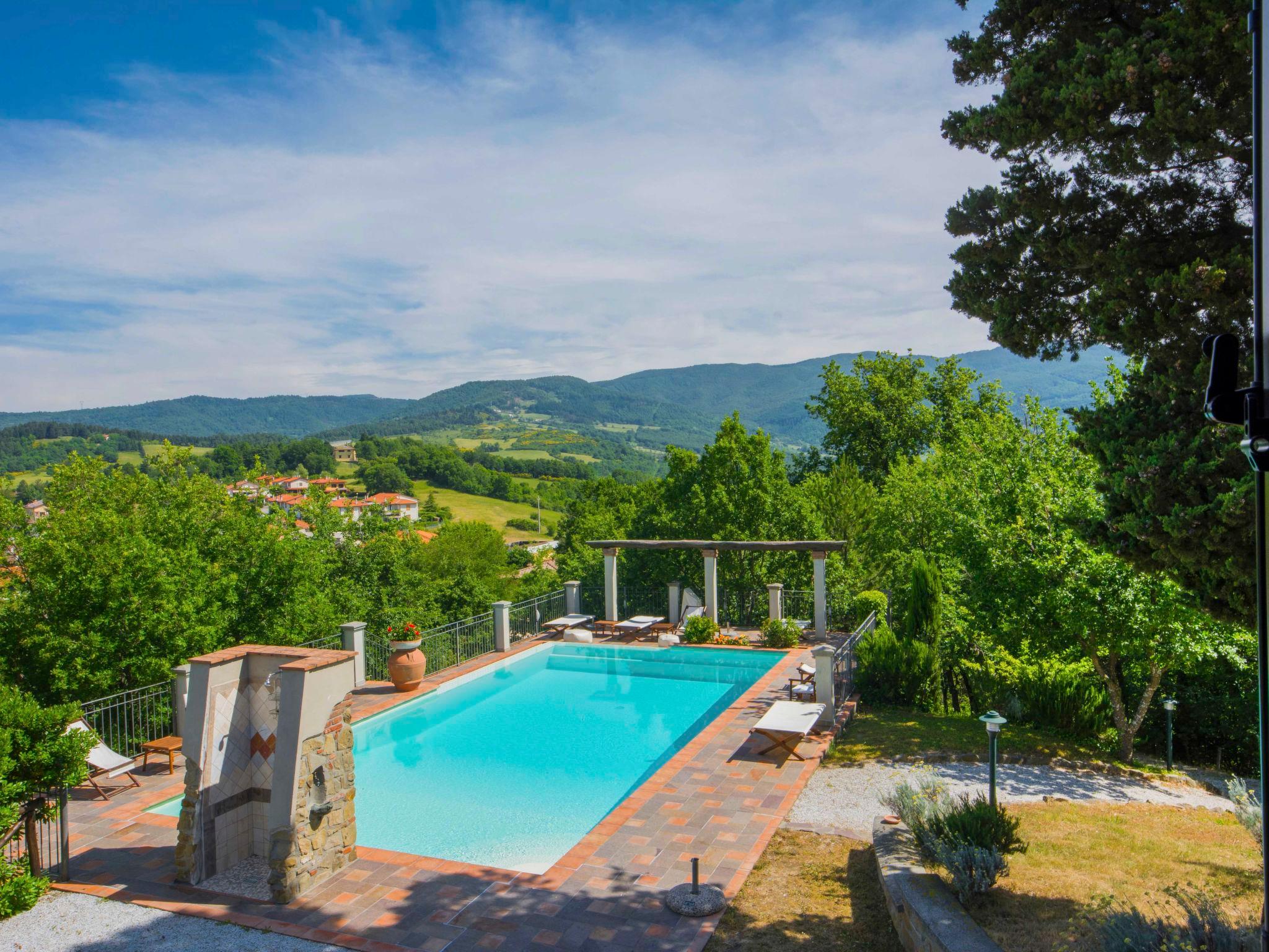 Foto 2 - Appartamento con 1 camera da letto a Barberino di Mugello con piscina e giardino